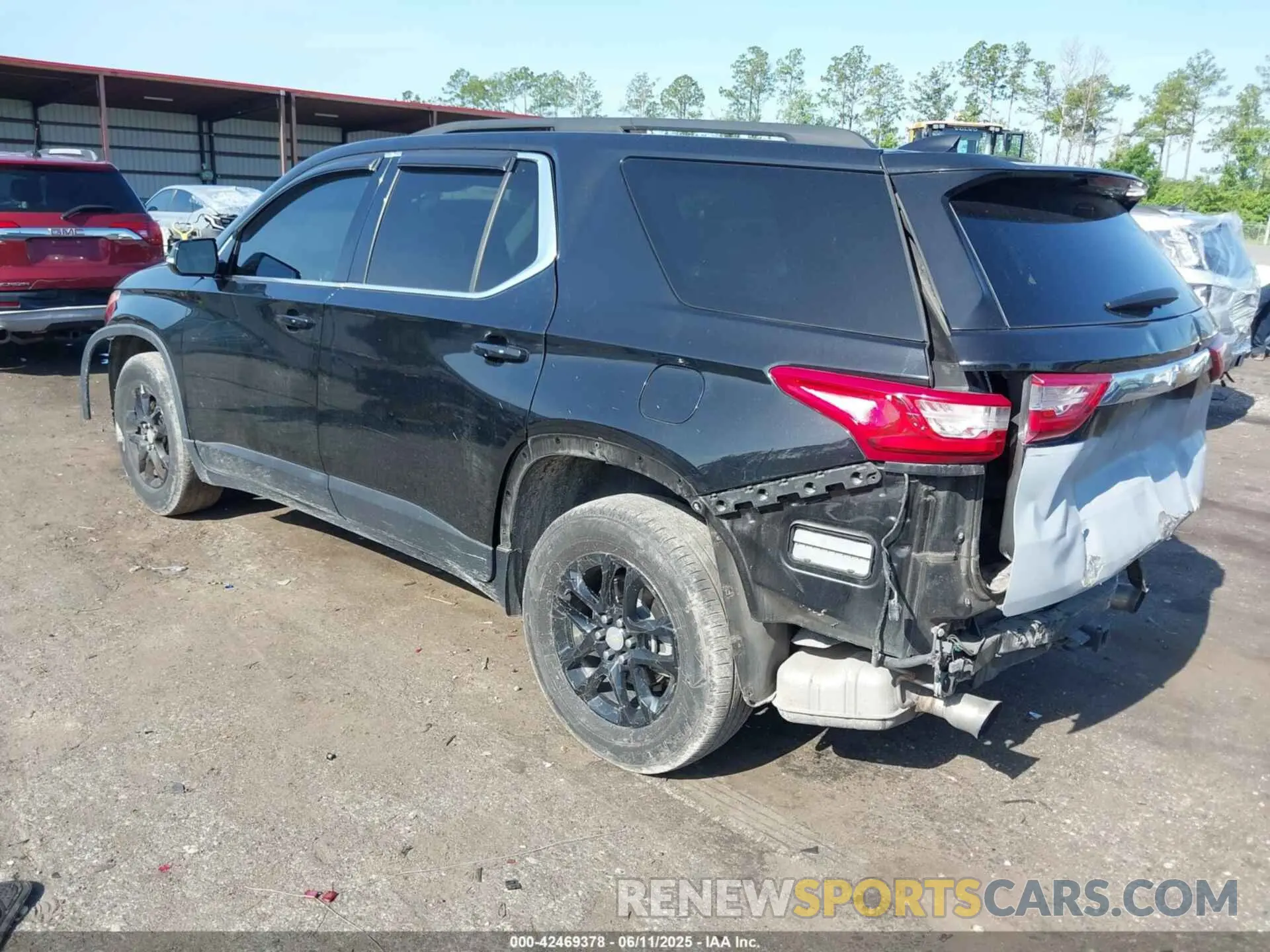 3 Photograph of a damaged car 1GNERHKW4LJ248270 CHEVROLET TRAVERSE 2020