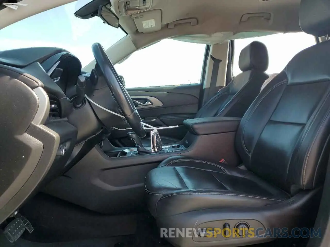 7 Photograph of a damaged car 1GNERHKW5LJ205217 CHEVROLET TRAVERSE 2020