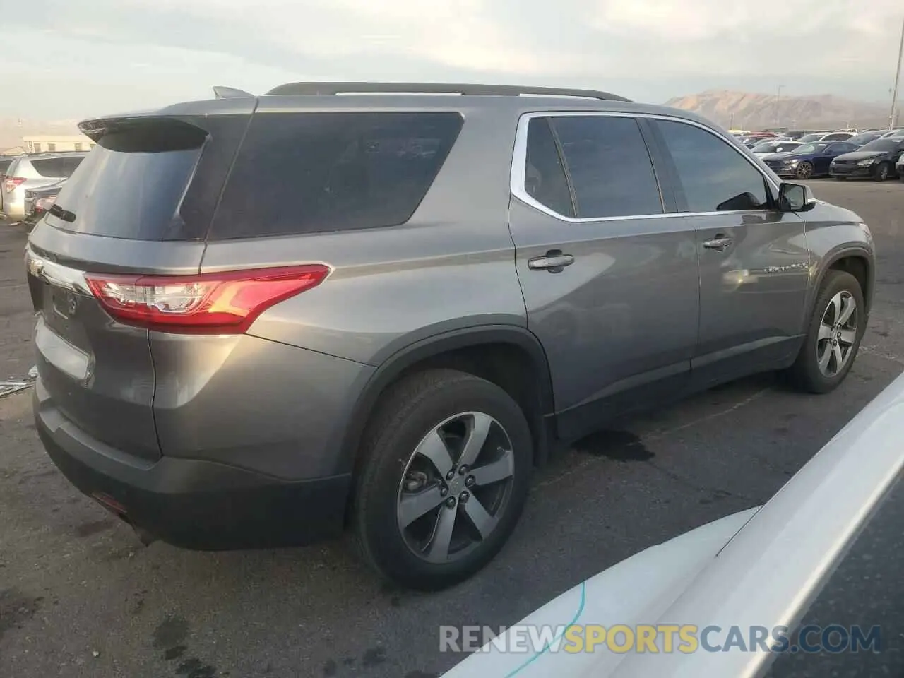 3 Photograph of a damaged car 1GNERHKW5LJ221367 CHEVROLET TRAVERSE 2020