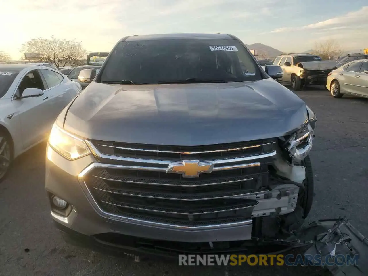 5 Photograph of a damaged car 1GNERHKW5LJ221367 CHEVROLET TRAVERSE 2020