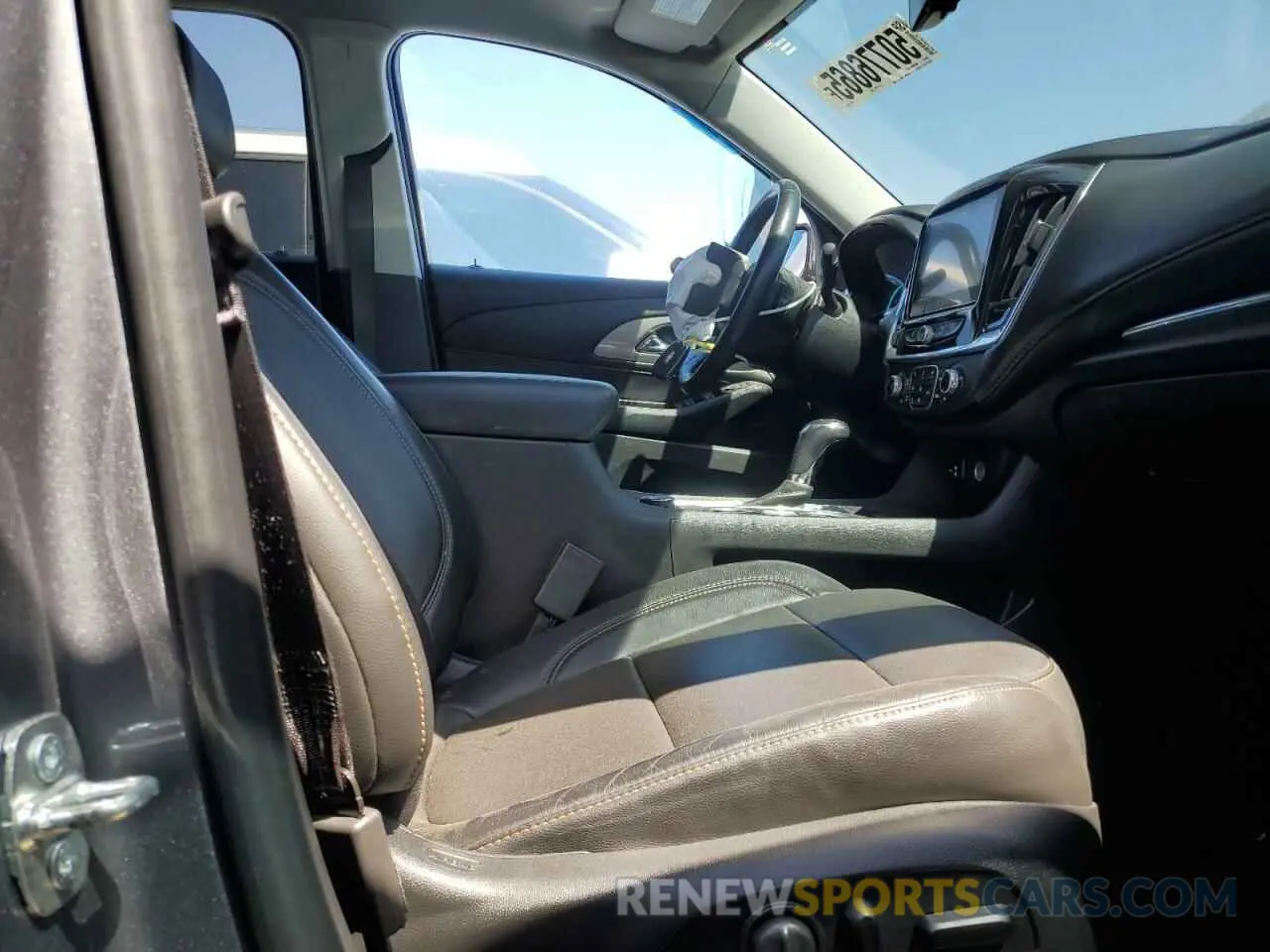 7 Photograph of a damaged car 1GNERHKW5LJ221367 CHEVROLET TRAVERSE 2020