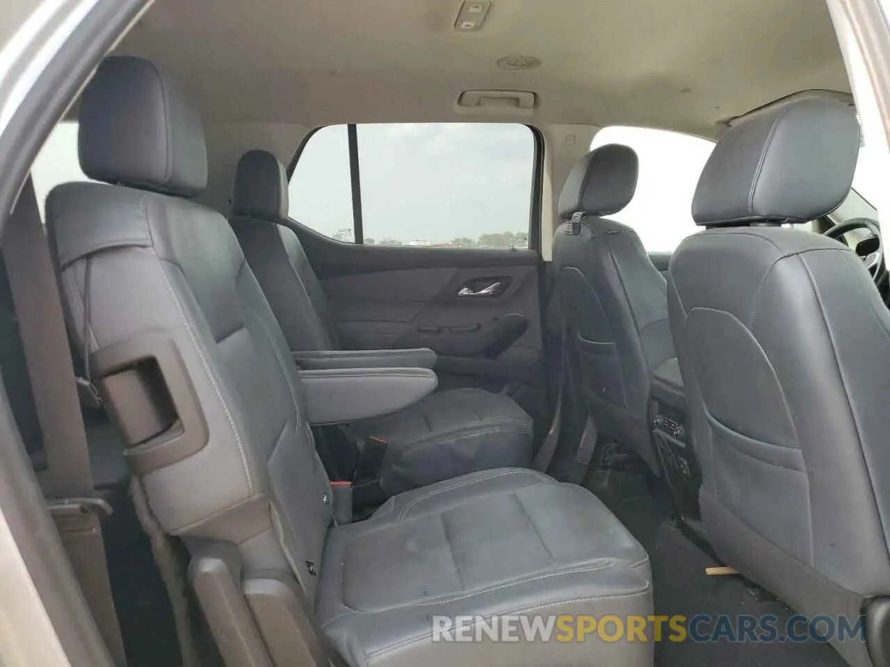 11 Photograph of a damaged car 1GNERHKW6LJ135422 CHEVROLET TRAVERSE 2020