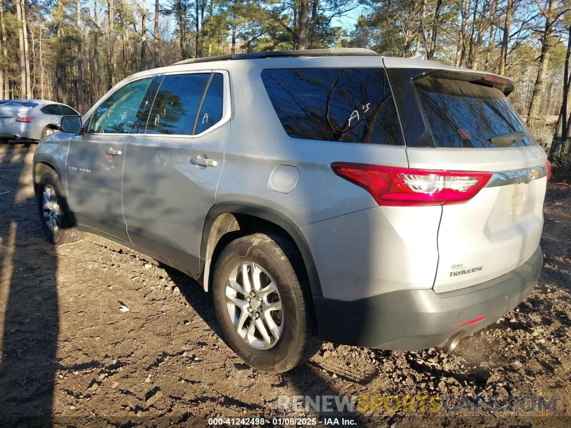 3 Photograph of a damaged car 1GNERHKW6LJ143908 CHEVROLET TRAVERSE 2020