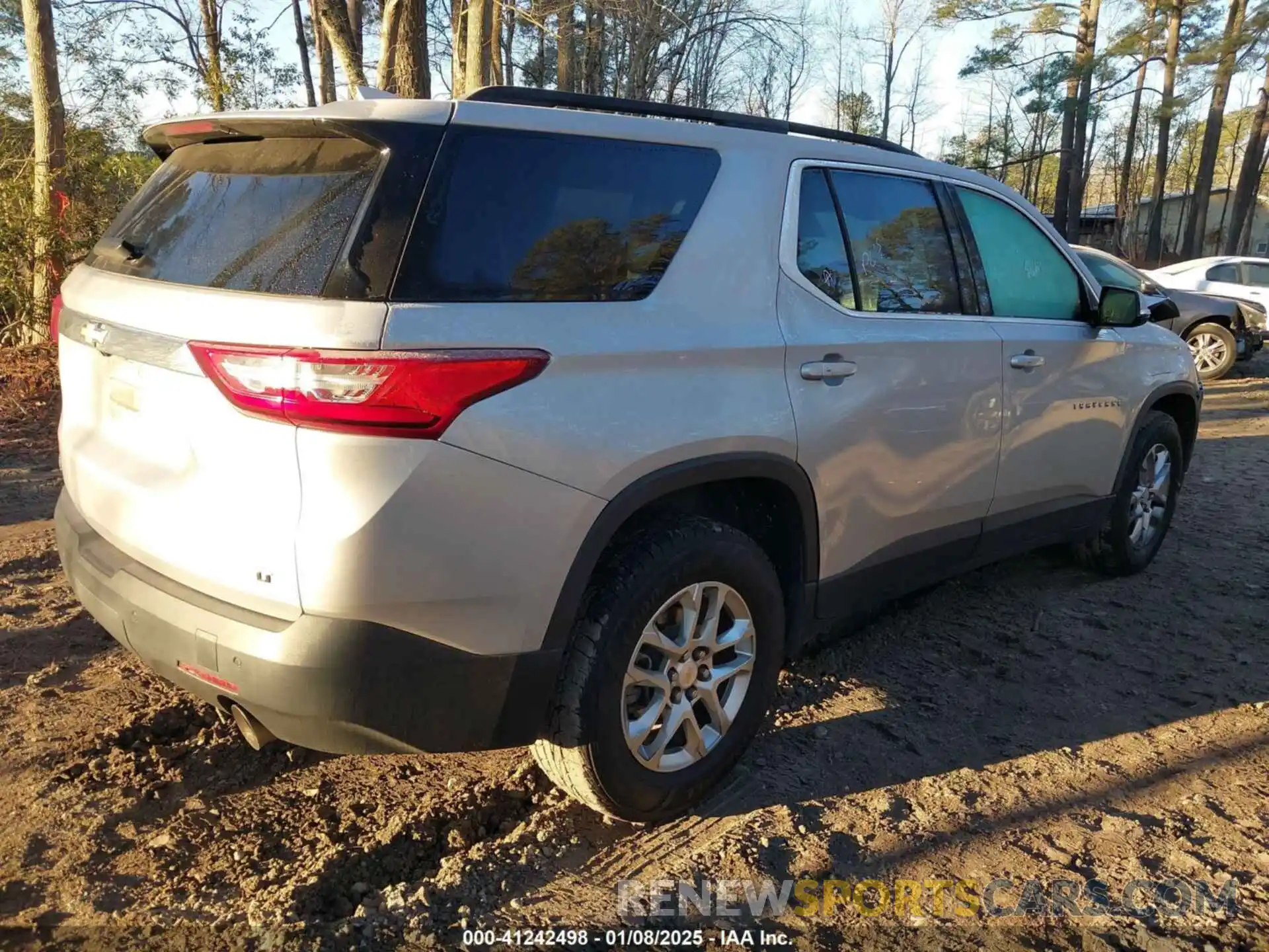 4 Photograph of a damaged car 1GNERHKW6LJ143908 CHEVROLET TRAVERSE 2020