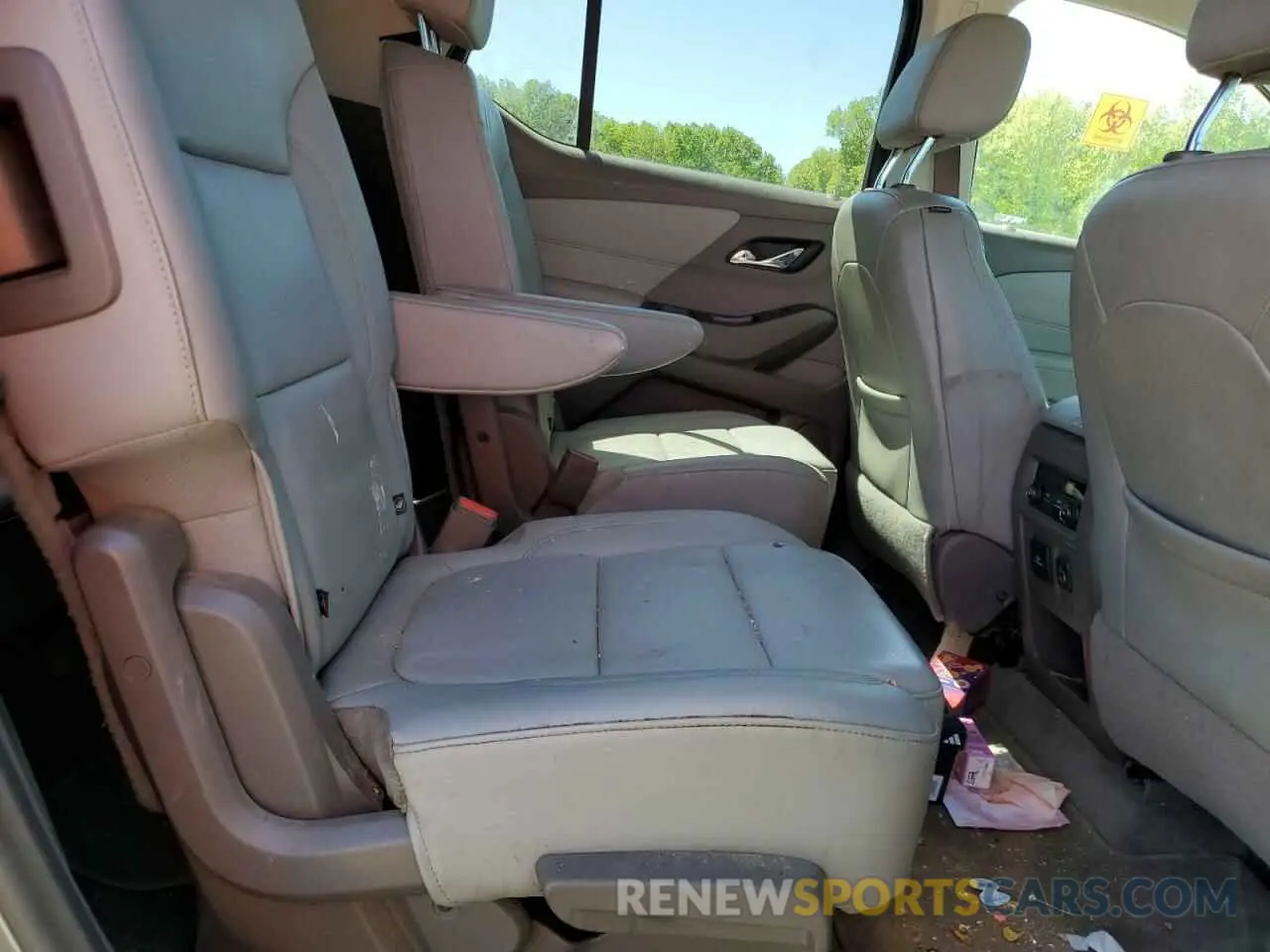 12 Photograph of a damaged car 1GNERHKW7LJ136756 CHEVROLET TRAVERSE 2020
