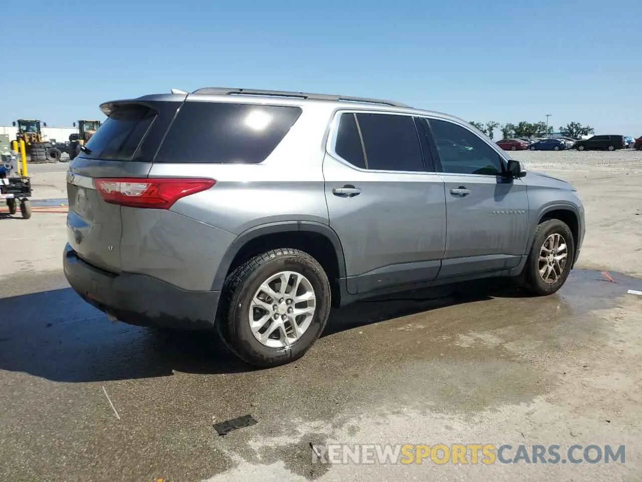 3 Photograph of a damaged car 1GNERHKW7LJ147370 CHEVROLET TRAVERSE 2020