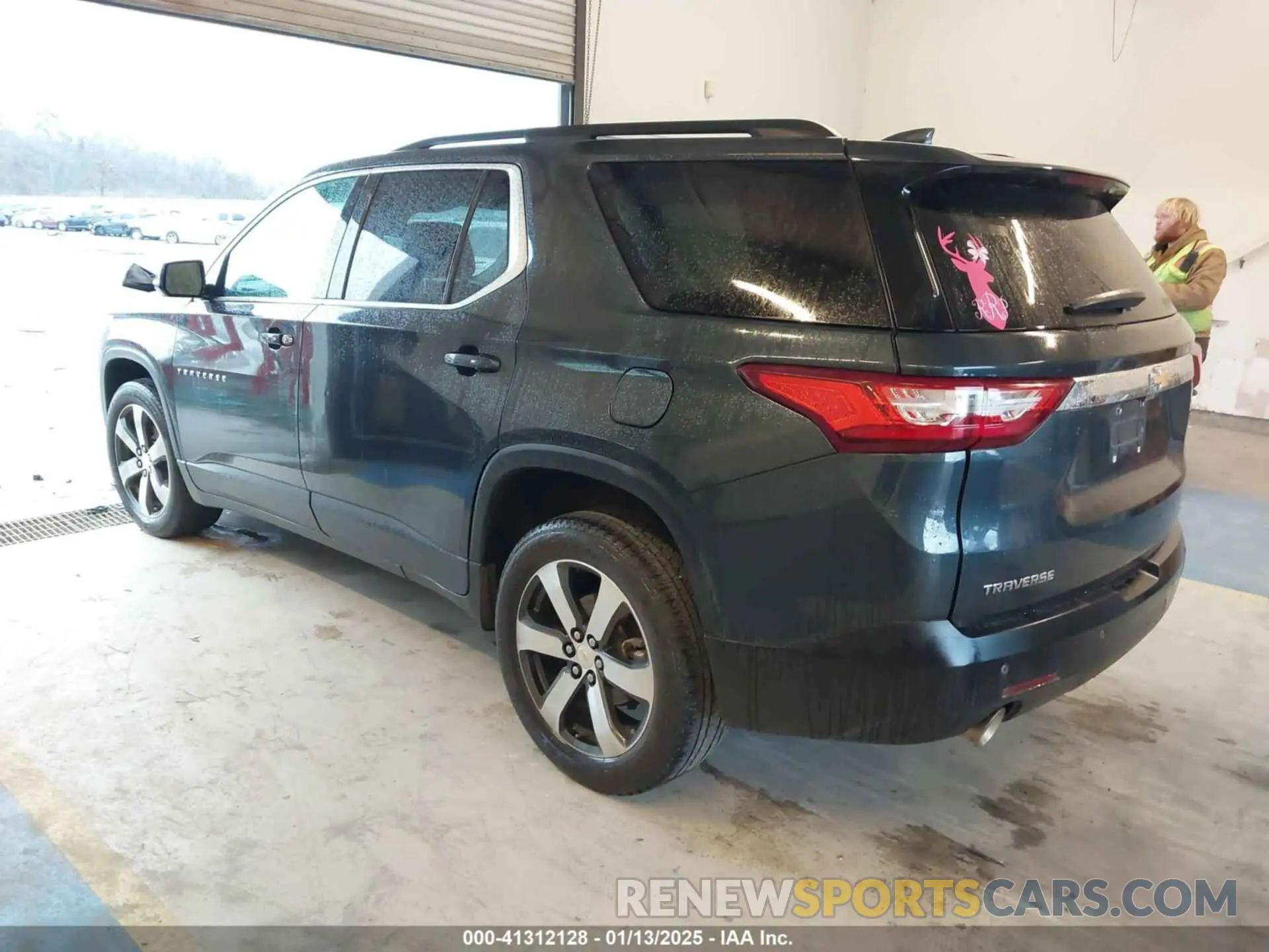 3 Photograph of a damaged car 1GNERHKW7LJ238123 CHEVROLET TRAVERSE 2020