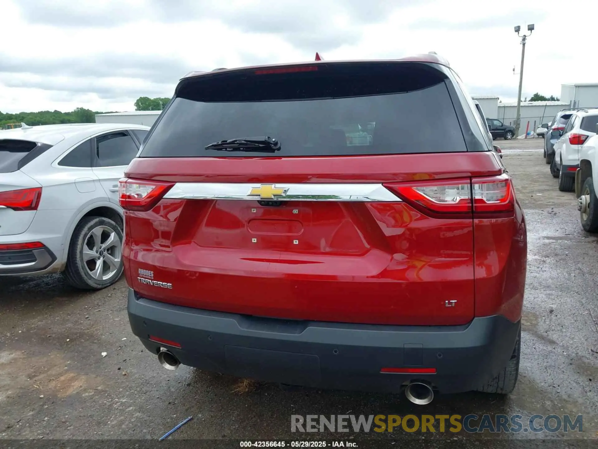 16 Photograph of a damaged car 1GNERHKW7LJ273289 CHEVROLET TRAVERSE 2020