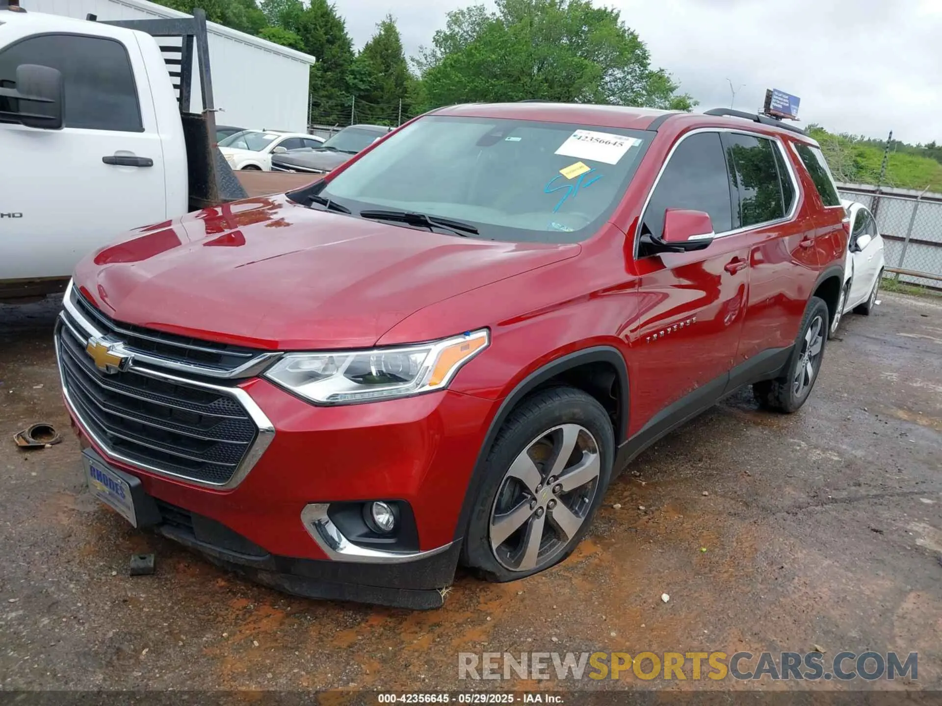 2 Photograph of a damaged car 1GNERHKW7LJ273289 CHEVROLET TRAVERSE 2020
