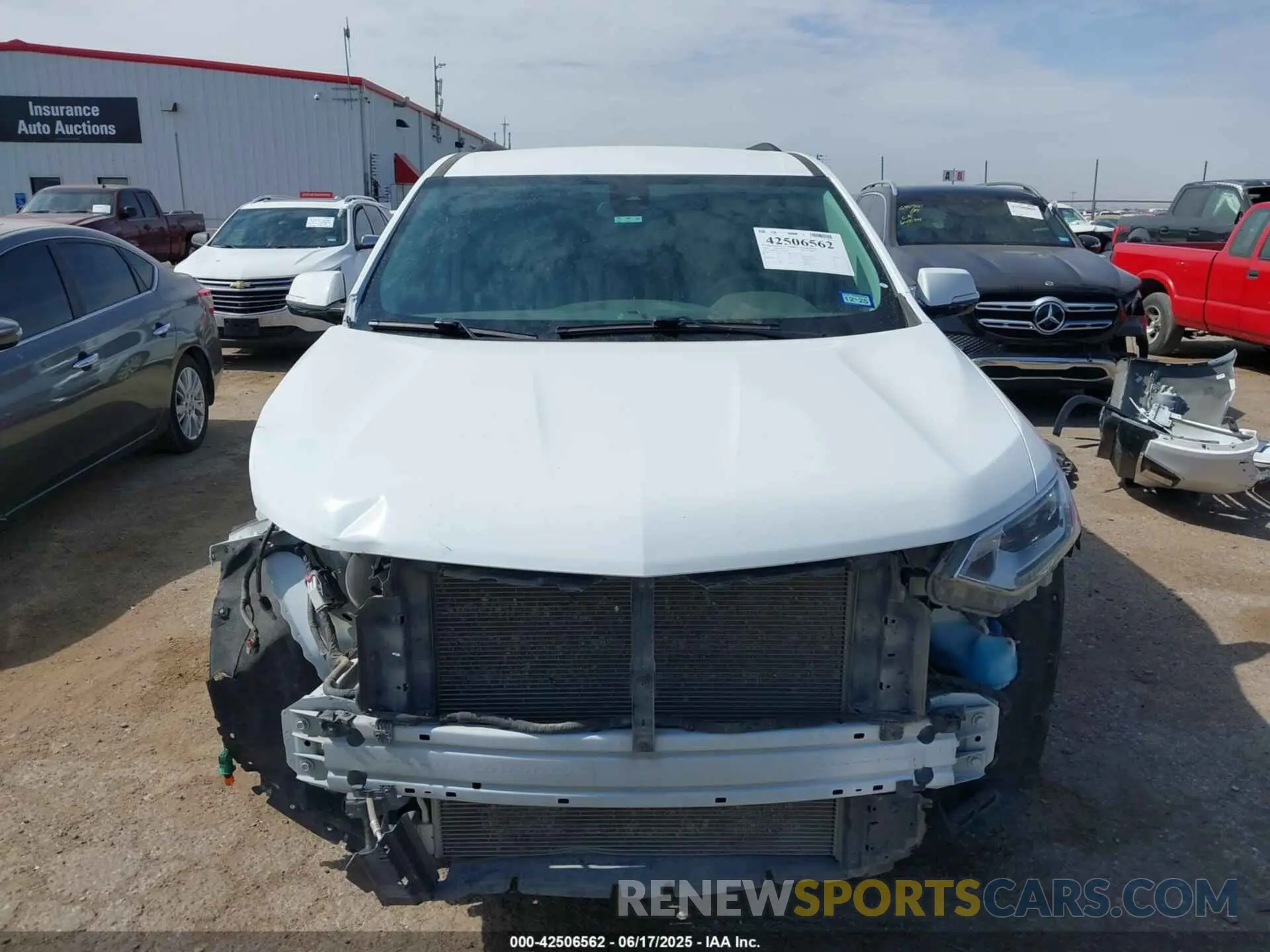 13 Photograph of a damaged car 1GNERHKW8LJ308468 CHEVROLET TRAVERSE 2020