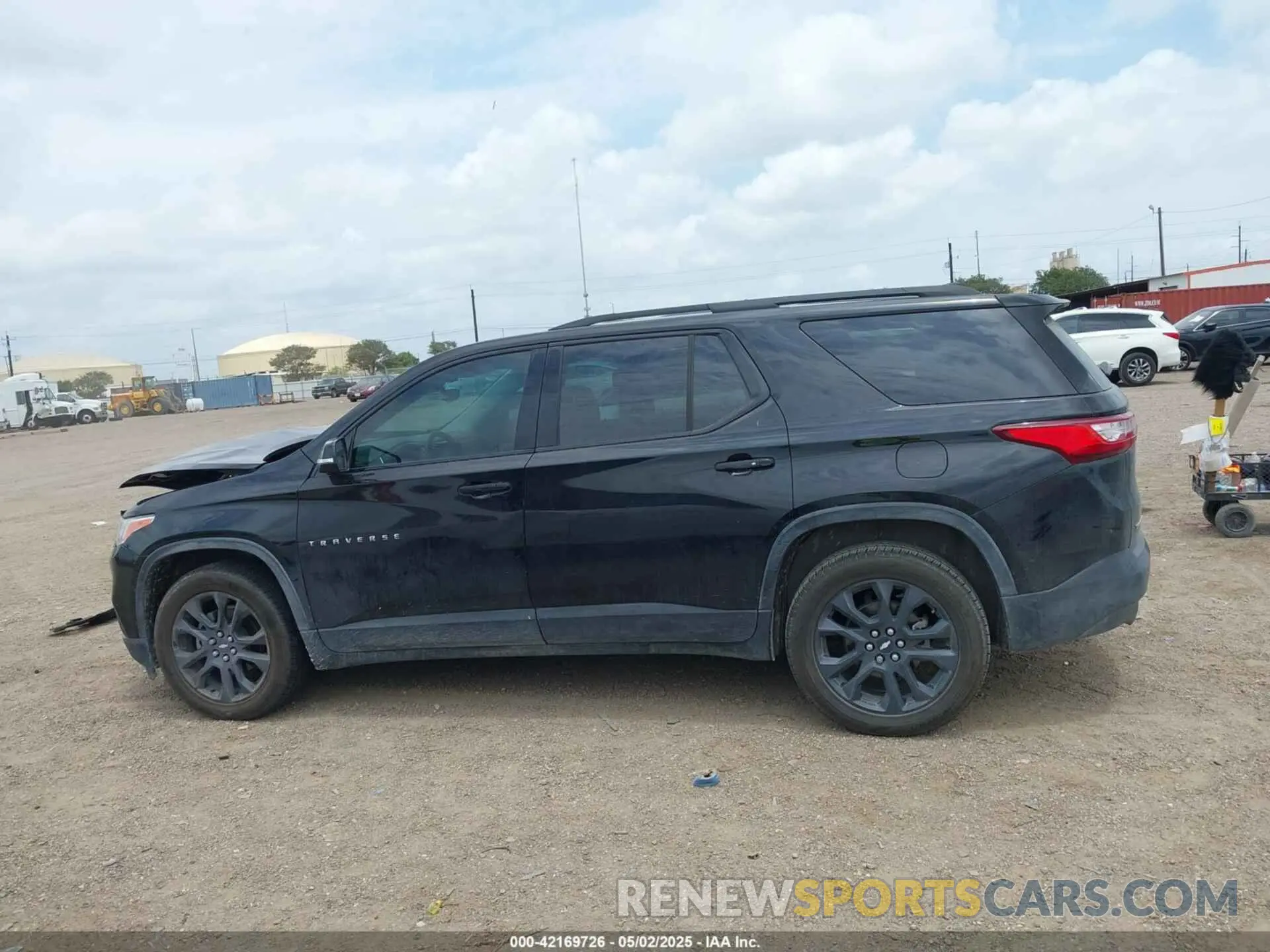 13 Photograph of a damaged car 1GNERJKW2LJ133285 CHEVROLET TRAVERSE 2020