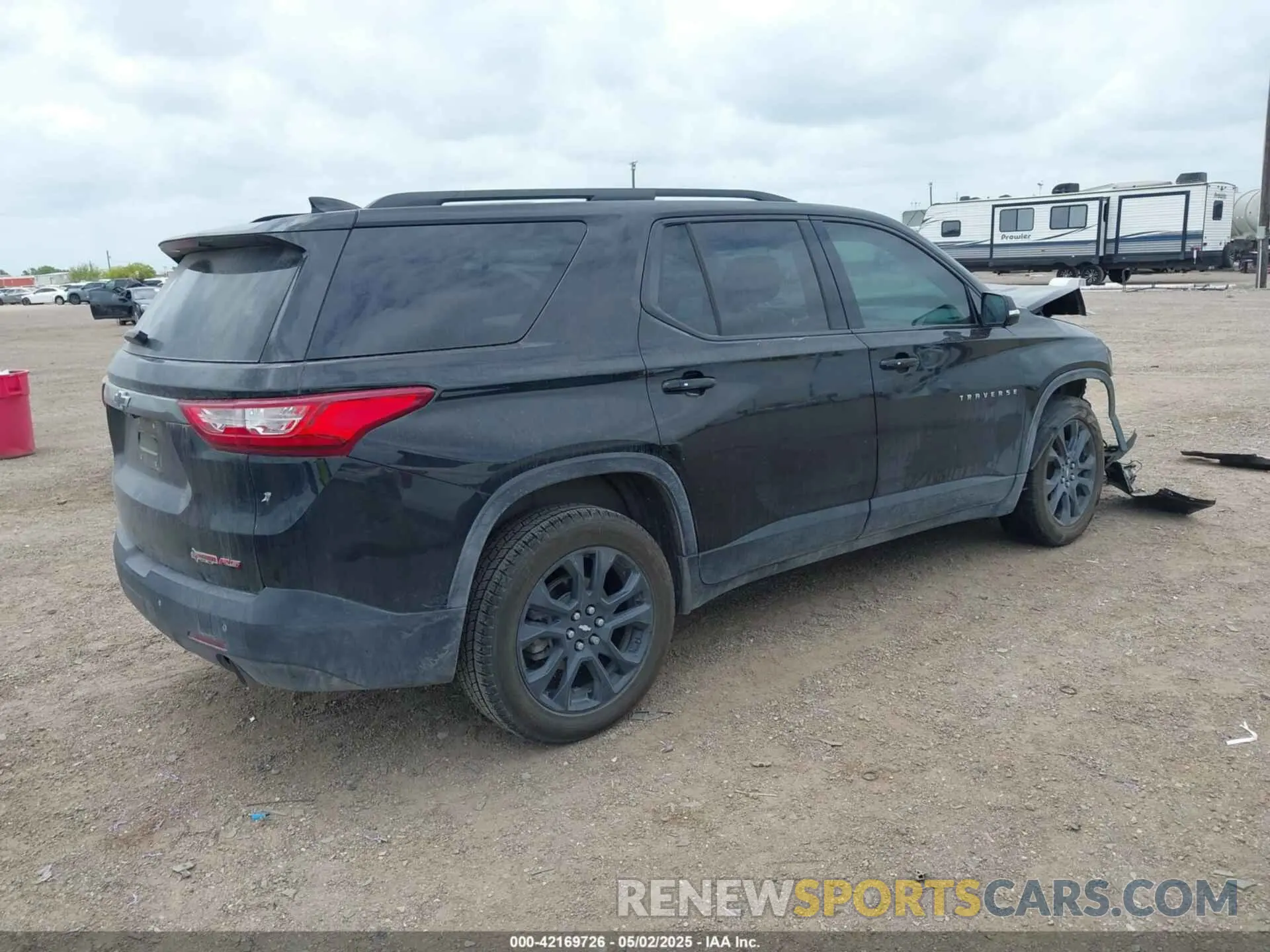 4 Photograph of a damaged car 1GNERJKW2LJ133285 CHEVROLET TRAVERSE 2020