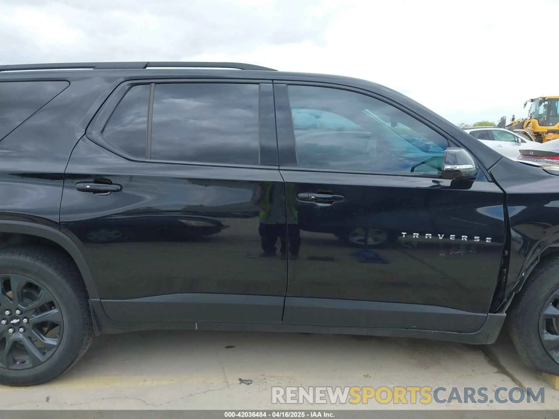 14 Photograph of a damaged car 1GNERJKW4LJ308006 CHEVROLET TRAVERSE 2020