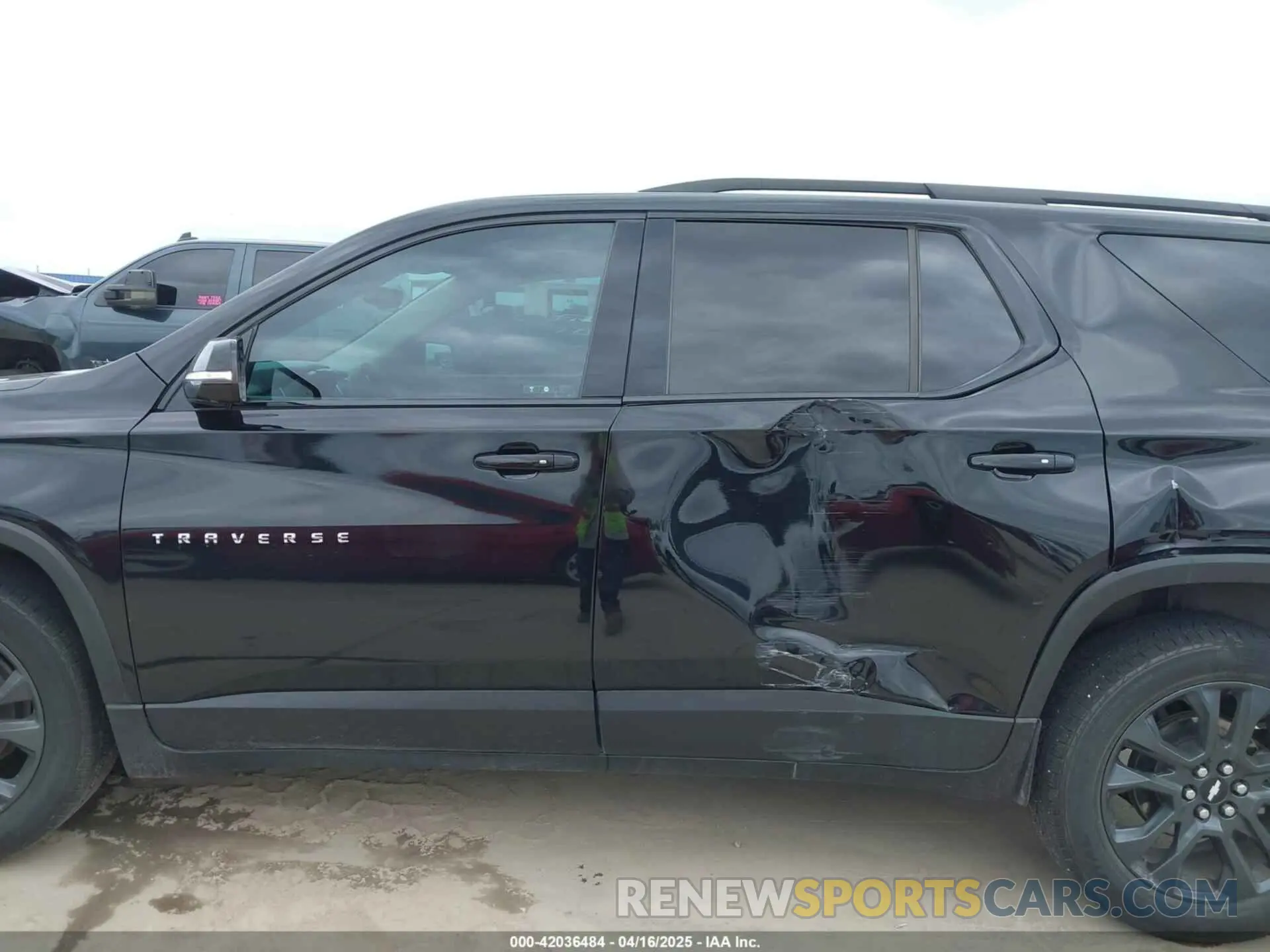 15 Photograph of a damaged car 1GNERJKW4LJ308006 CHEVROLET TRAVERSE 2020