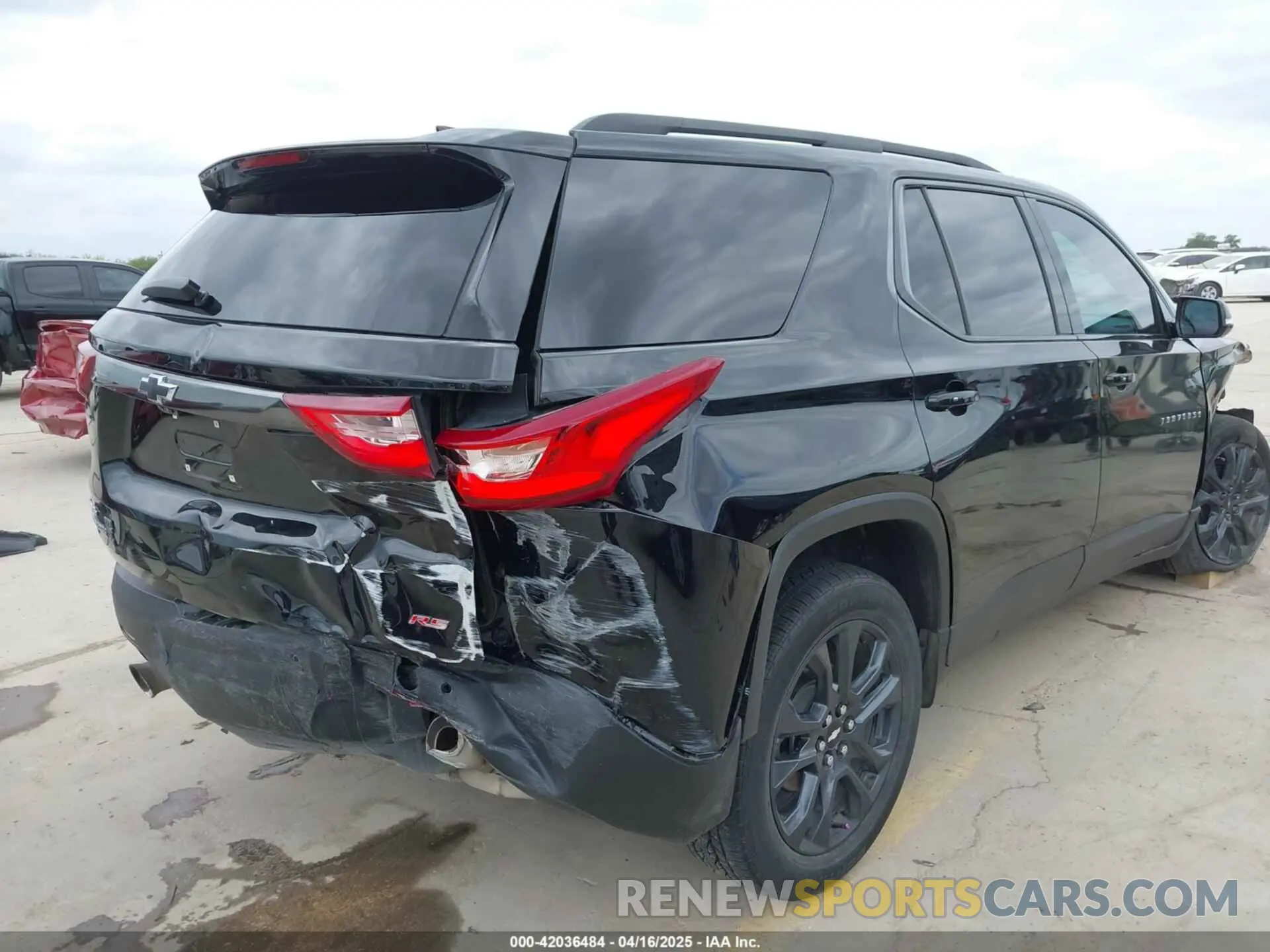19 Photograph of a damaged car 1GNERJKW4LJ308006 CHEVROLET TRAVERSE 2020