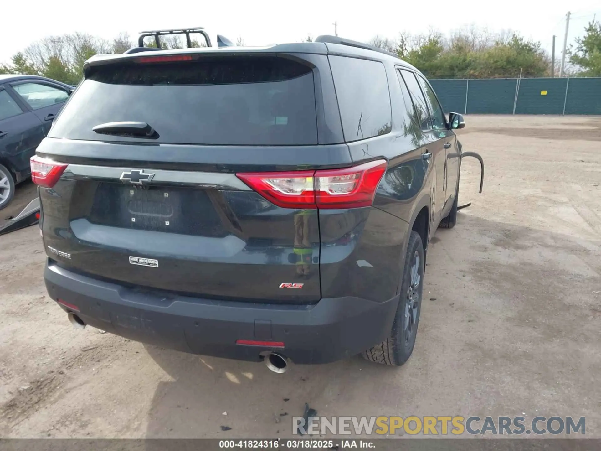 4 Photograph of a damaged car 1GNERJKW5LJ272939 CHEVROLET TRAVERSE 2020