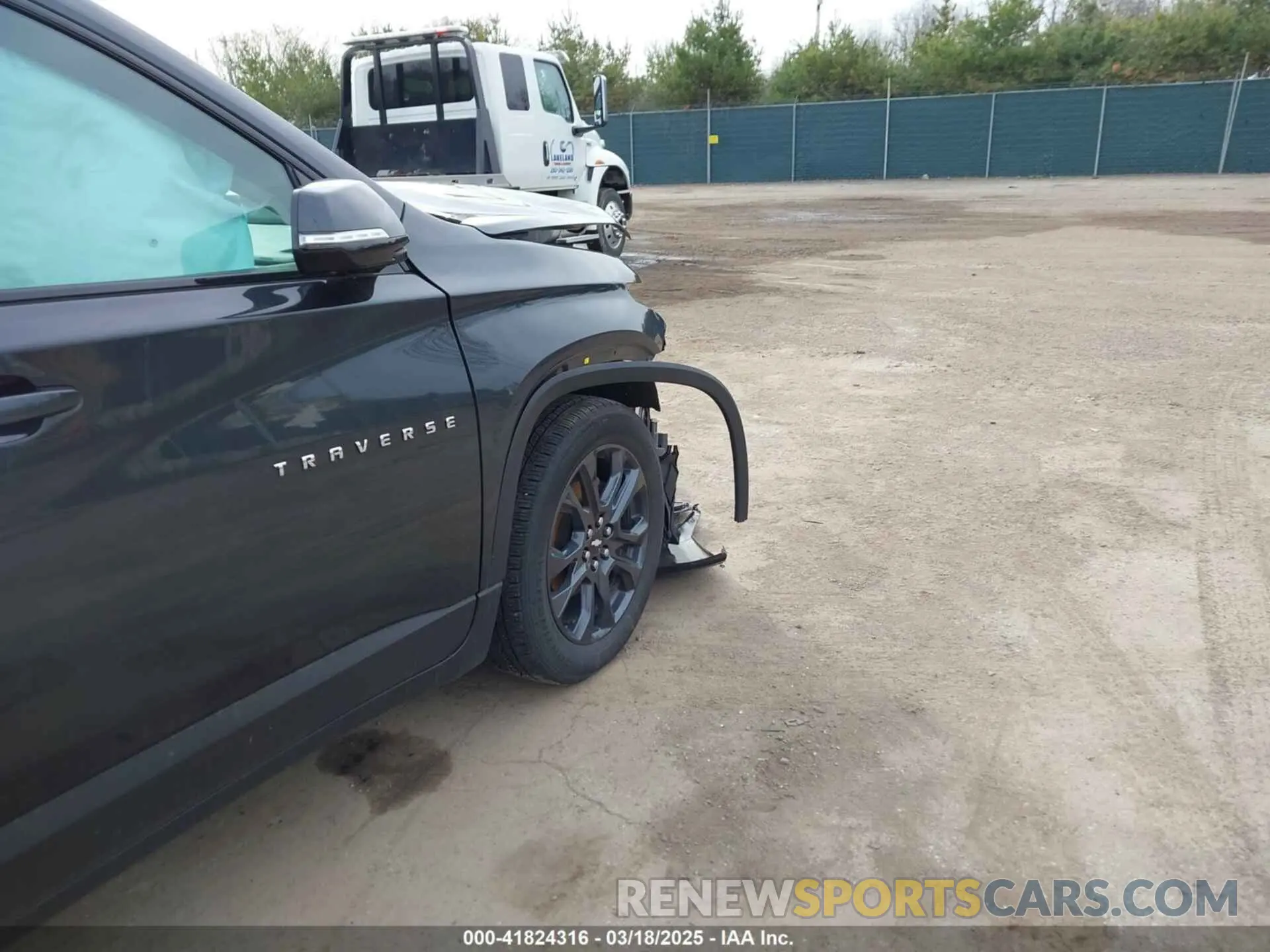 6 Photograph of a damaged car 1GNERJKW5LJ272939 CHEVROLET TRAVERSE 2020