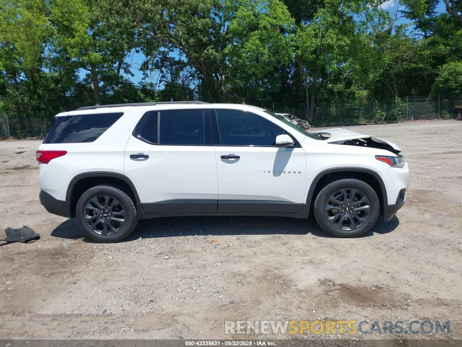 13 Photograph of a damaged car 1GNERJKW9LJ298430 CHEVROLET TRAVERSE 2020