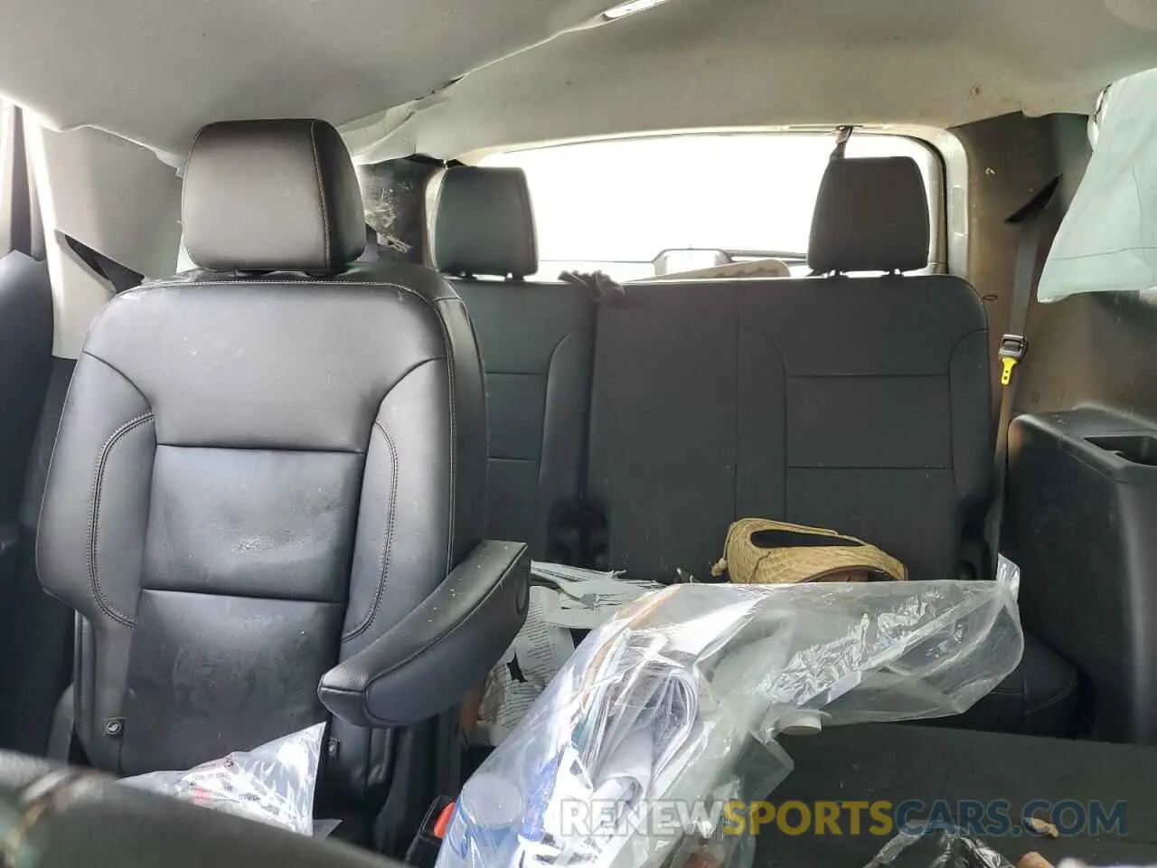 10 Photograph of a damaged car 1GNERJKWXLJ292751 CHEVROLET TRAVERSE 2020