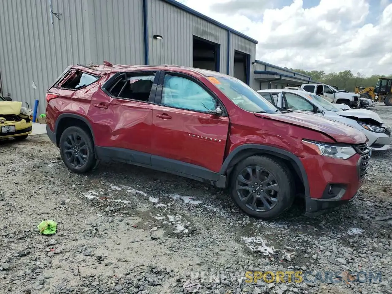 4 Photograph of a damaged car 1GNERJKWXLJ292751 CHEVROLET TRAVERSE 2020