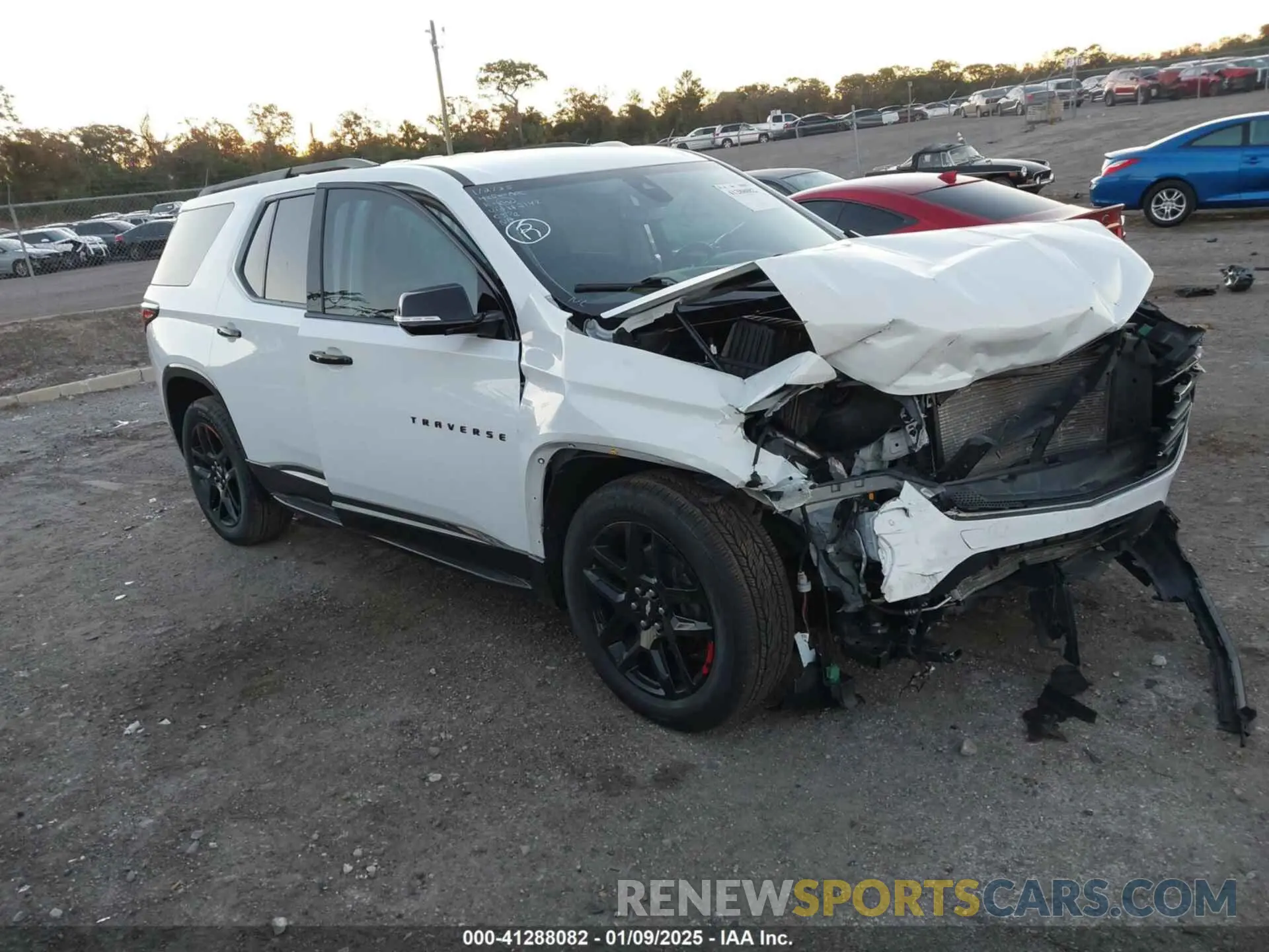 1 Photograph of a damaged car 1GNERKKW0LJ112148 CHEVROLET TRAVERSE 2020
