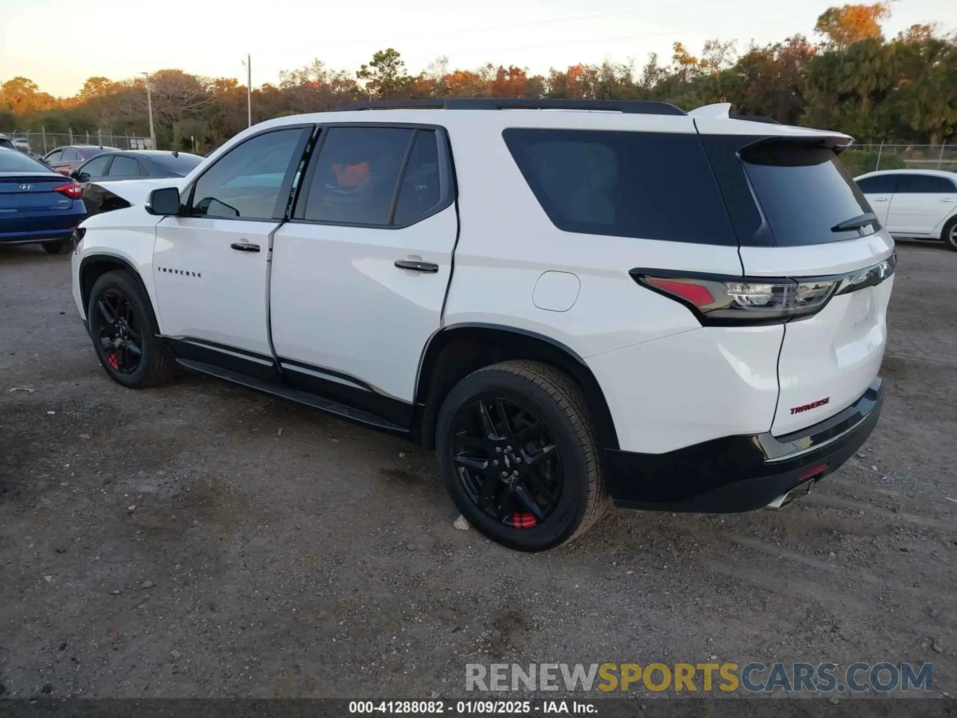 3 Photograph of a damaged car 1GNERKKW0LJ112148 CHEVROLET TRAVERSE 2020