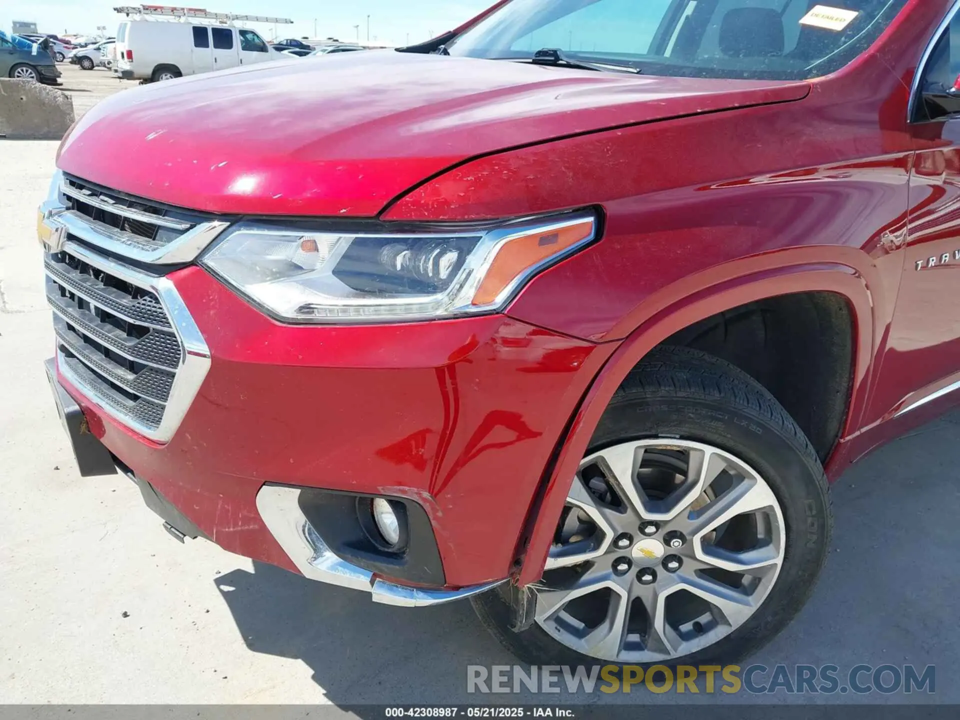 18 Photograph of a damaged car 1GNERKKW0LJ225601 CHEVROLET TRAVERSE 2020