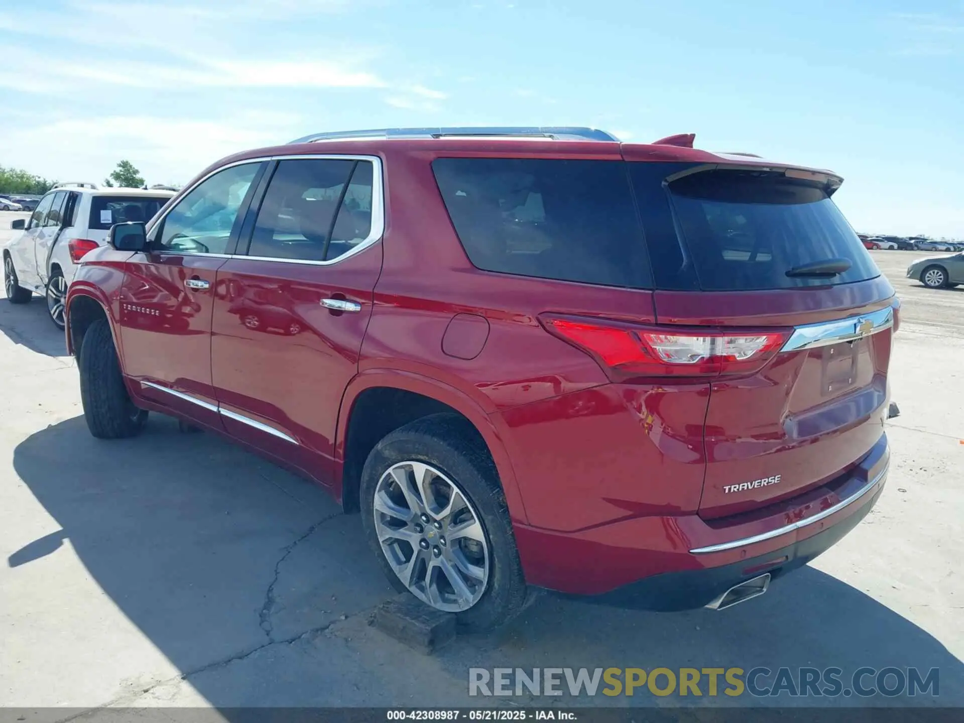 3 Photograph of a damaged car 1GNERKKW0LJ225601 CHEVROLET TRAVERSE 2020