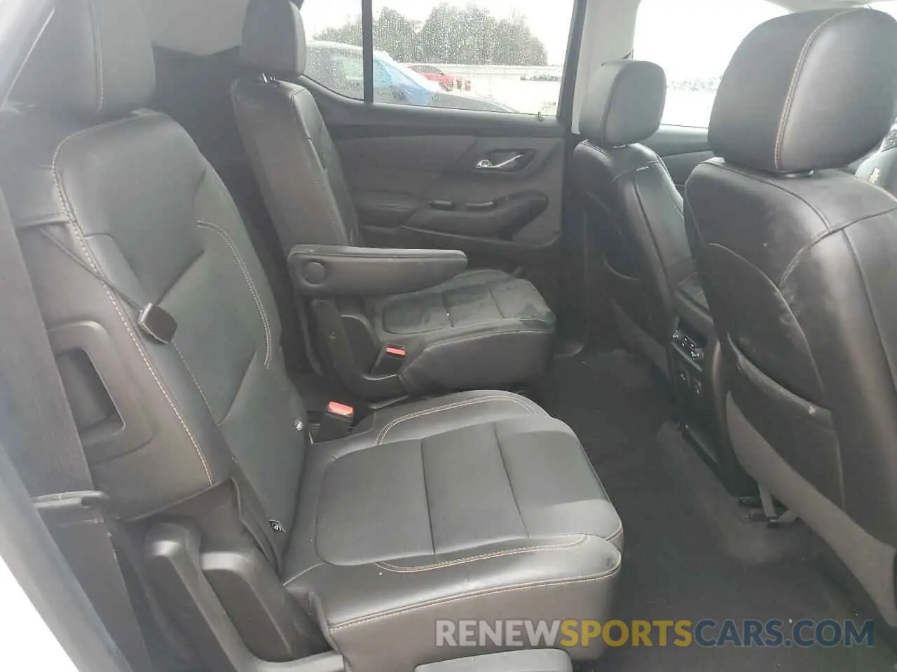11 Photograph of a damaged car 1GNERKKW3LJ266840 CHEVROLET TRAVERSE 2020
