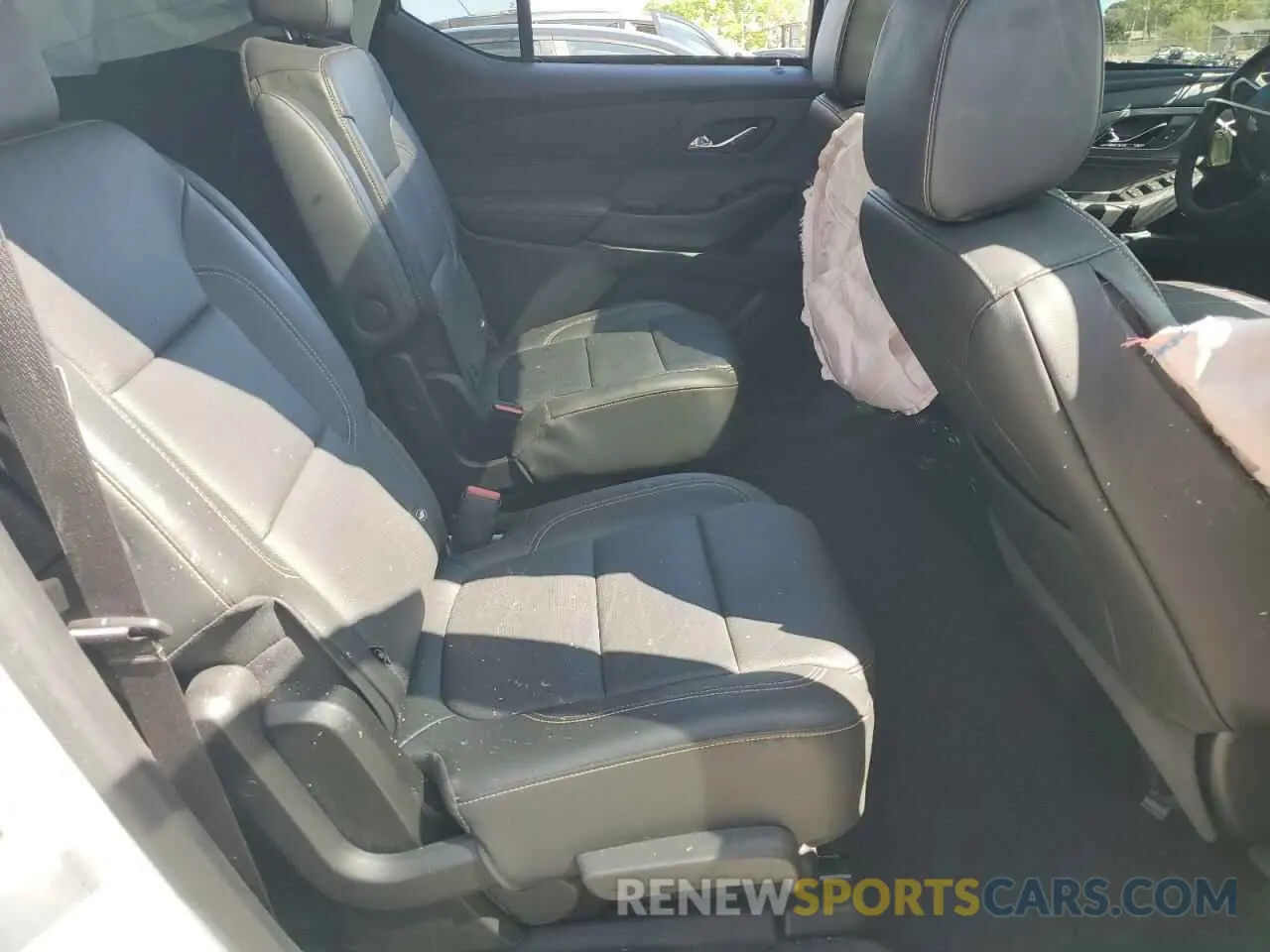 12 Photograph of a damaged car 1GNERKKW4LJ127266 CHEVROLET TRAVERSE 2020