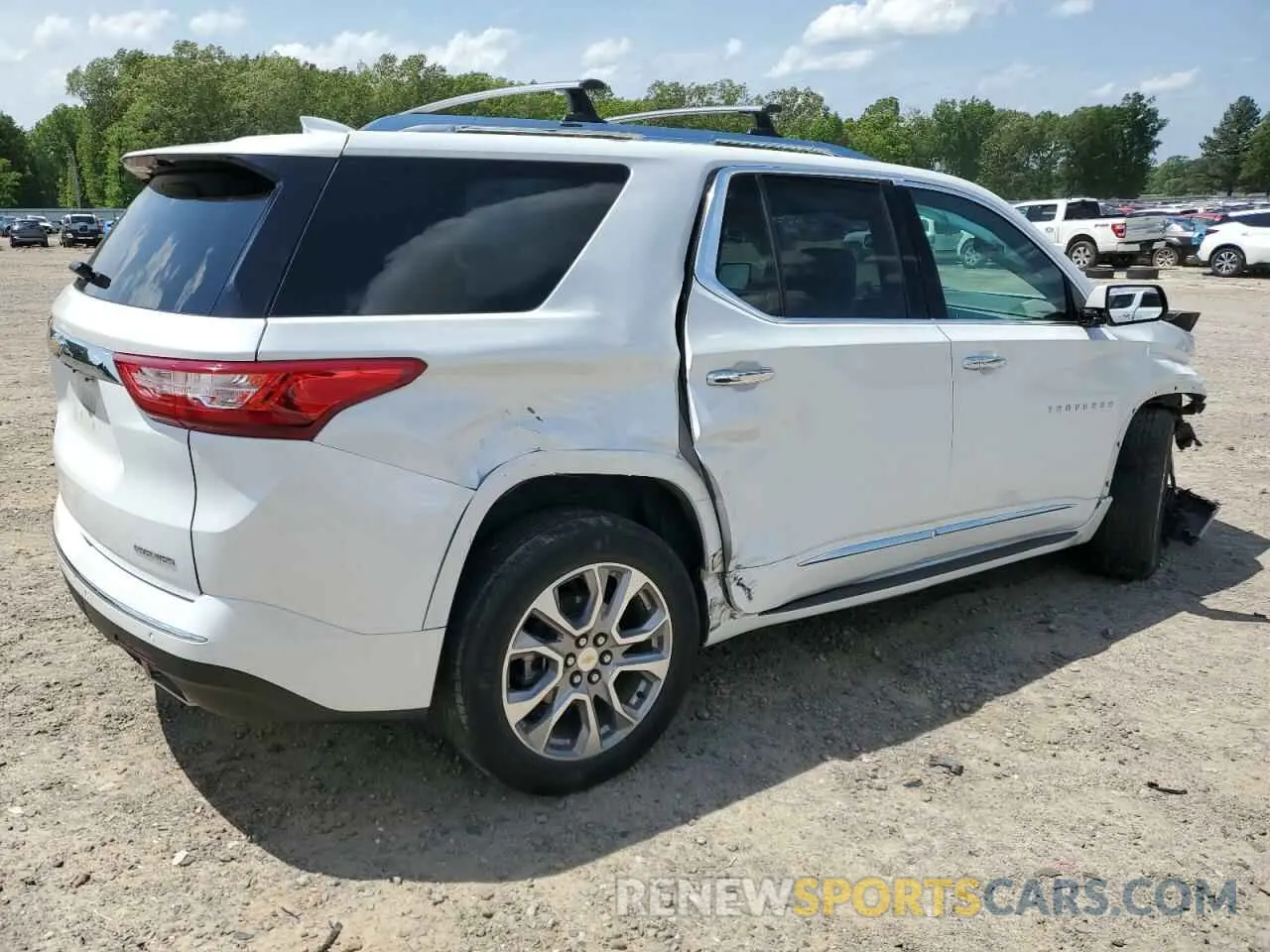 3 Photograph of a damaged car 1GNERKKW4LJ274817 CHEVROLET TRAVERSE 2020