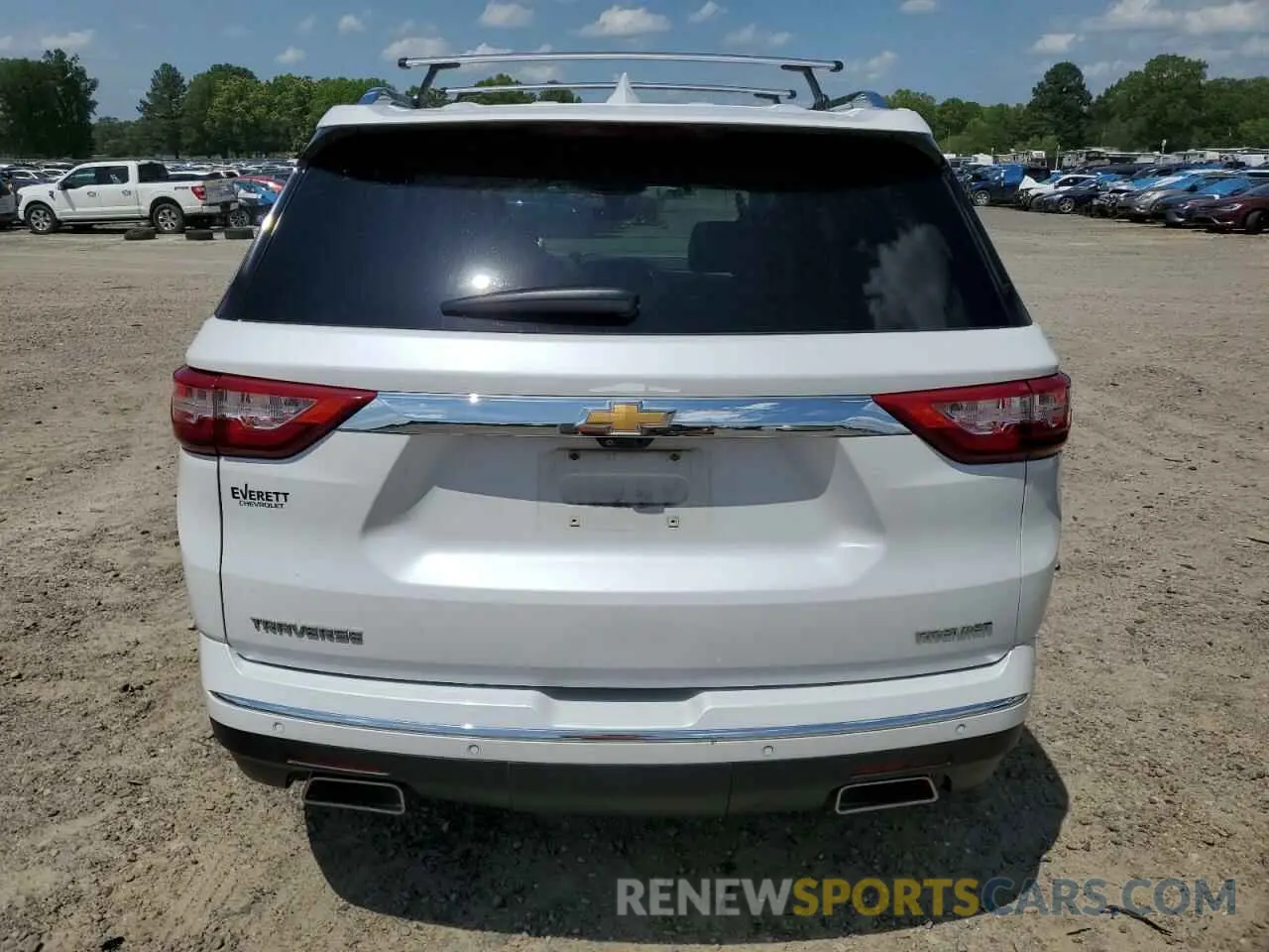 6 Photograph of a damaged car 1GNERKKW4LJ274817 CHEVROLET TRAVERSE 2020
