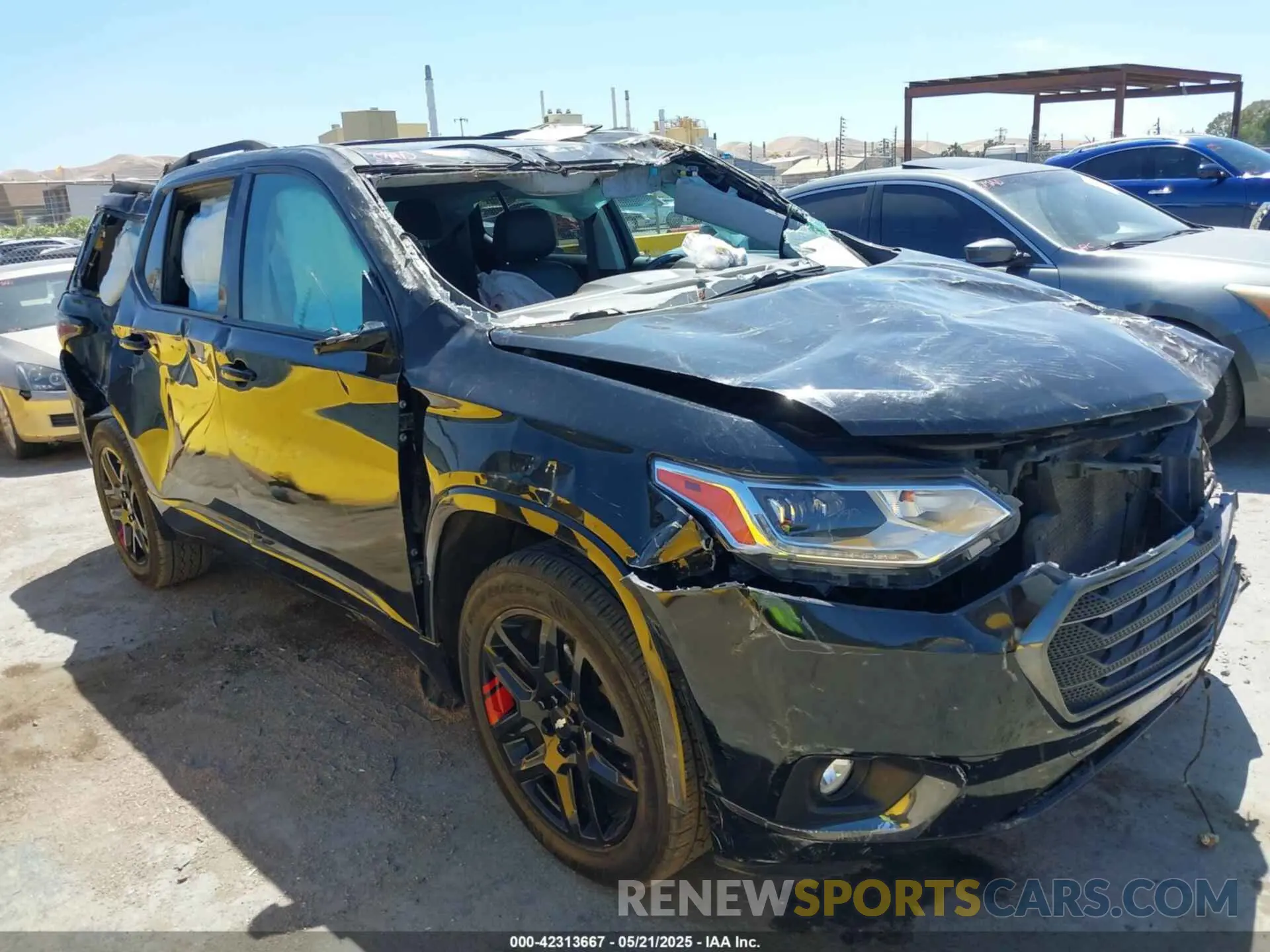 1 Photograph of a damaged car 1GNERKKW4LJ282612 CHEVROLET TRAVERSE 2020