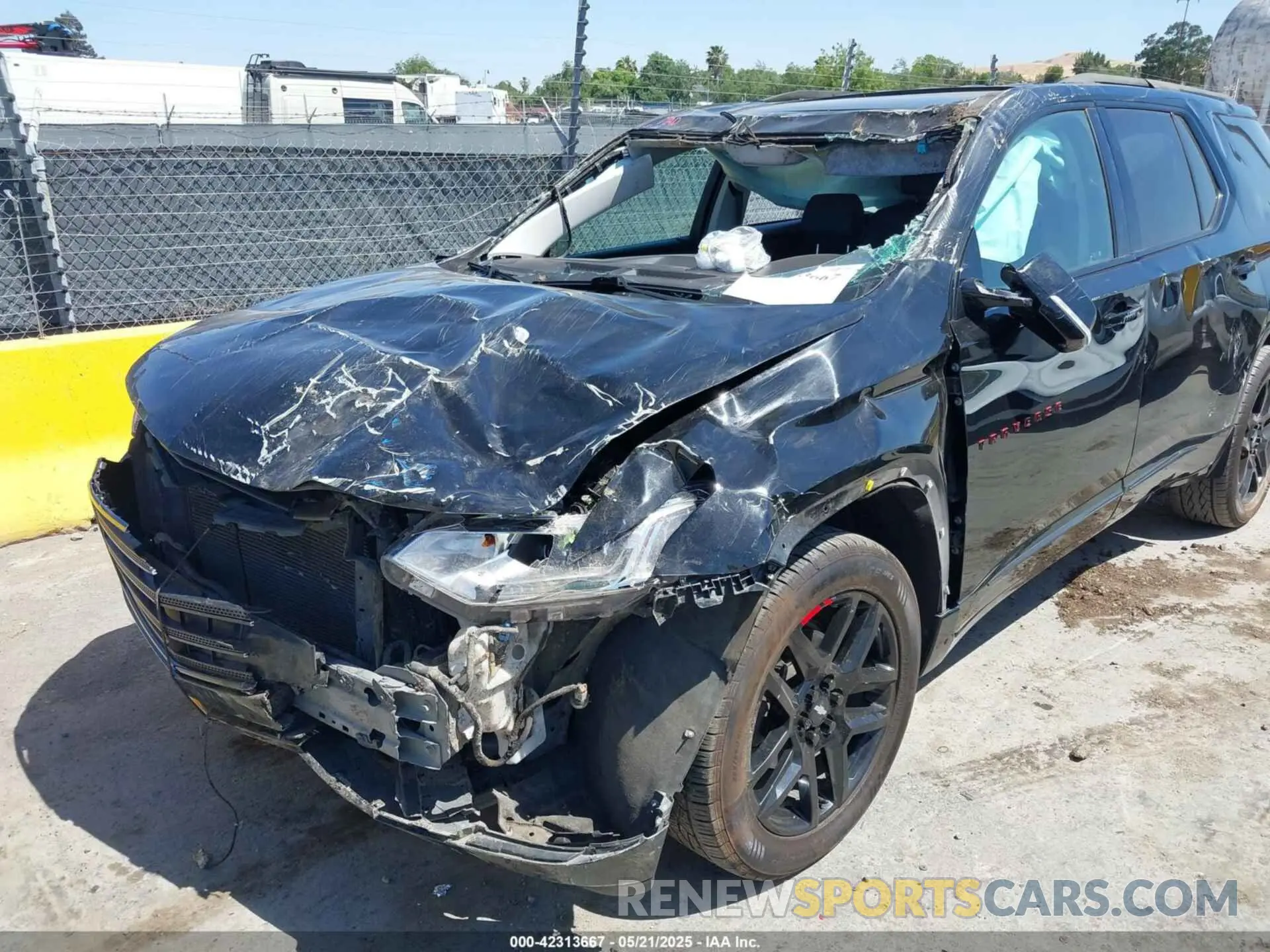 6 Photograph of a damaged car 1GNERKKW4LJ282612 CHEVROLET TRAVERSE 2020
