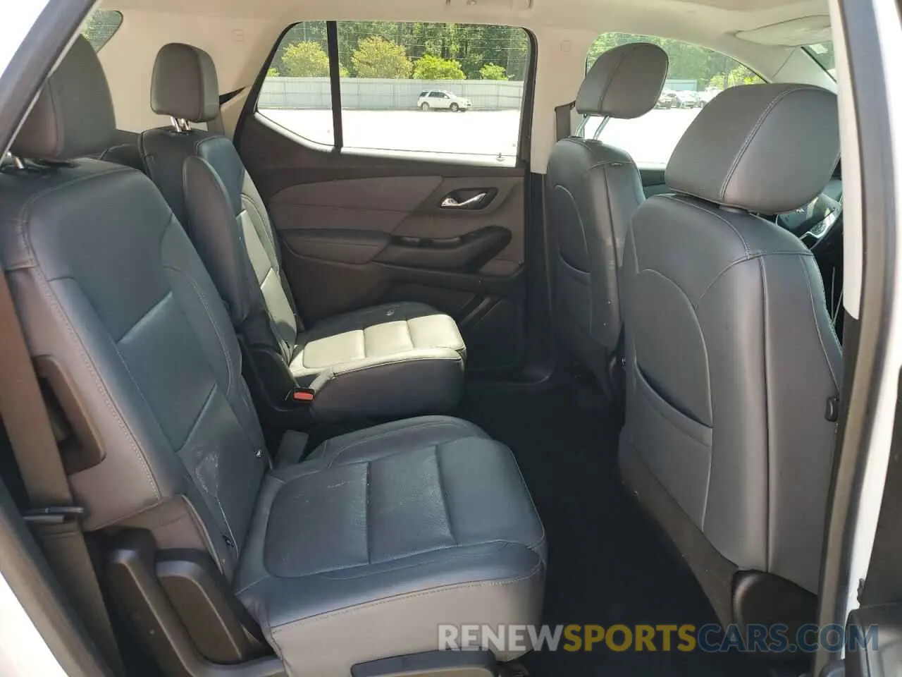10 Photograph of a damaged car 1GNERKKW4LJ284036 CHEVROLET TRAVERSE 2020