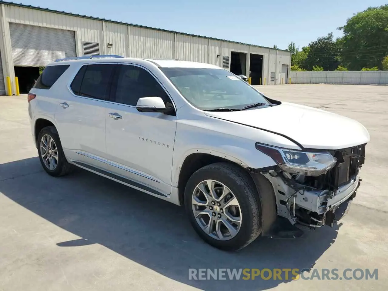 4 Photograph of a damaged car 1GNERKKW4LJ284036 CHEVROLET TRAVERSE 2020