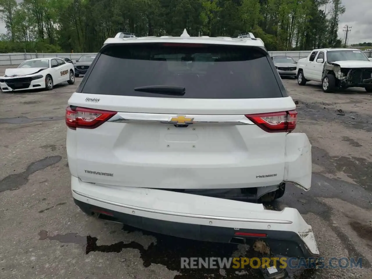6 Photograph of a damaged car 1GNERKKW5LJ221592 CHEVROLET TRAVERSE 2020