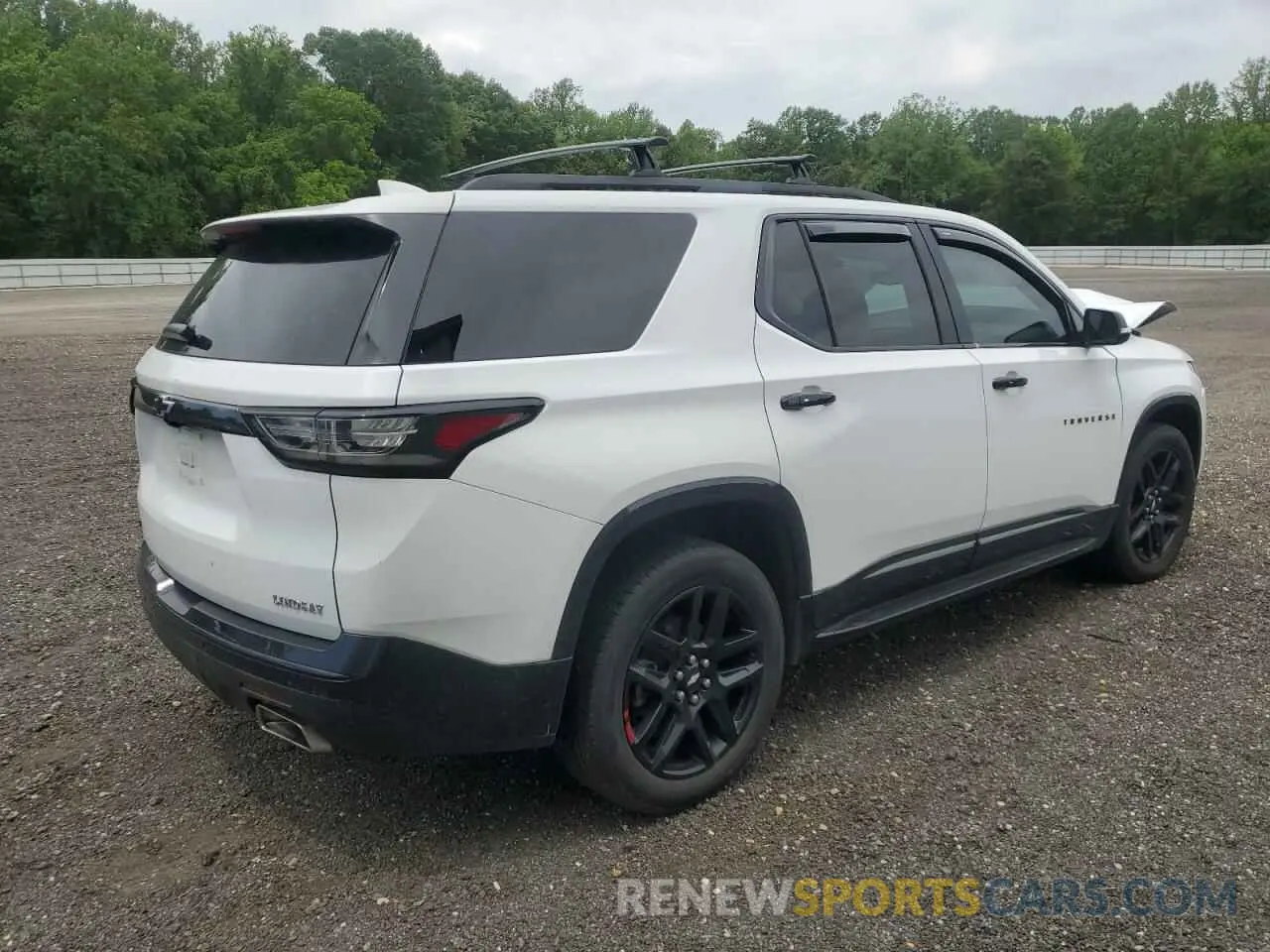 3 Photograph of a damaged car 1GNERKKW6LJ273202 CHEVROLET TRAVERSE 2020