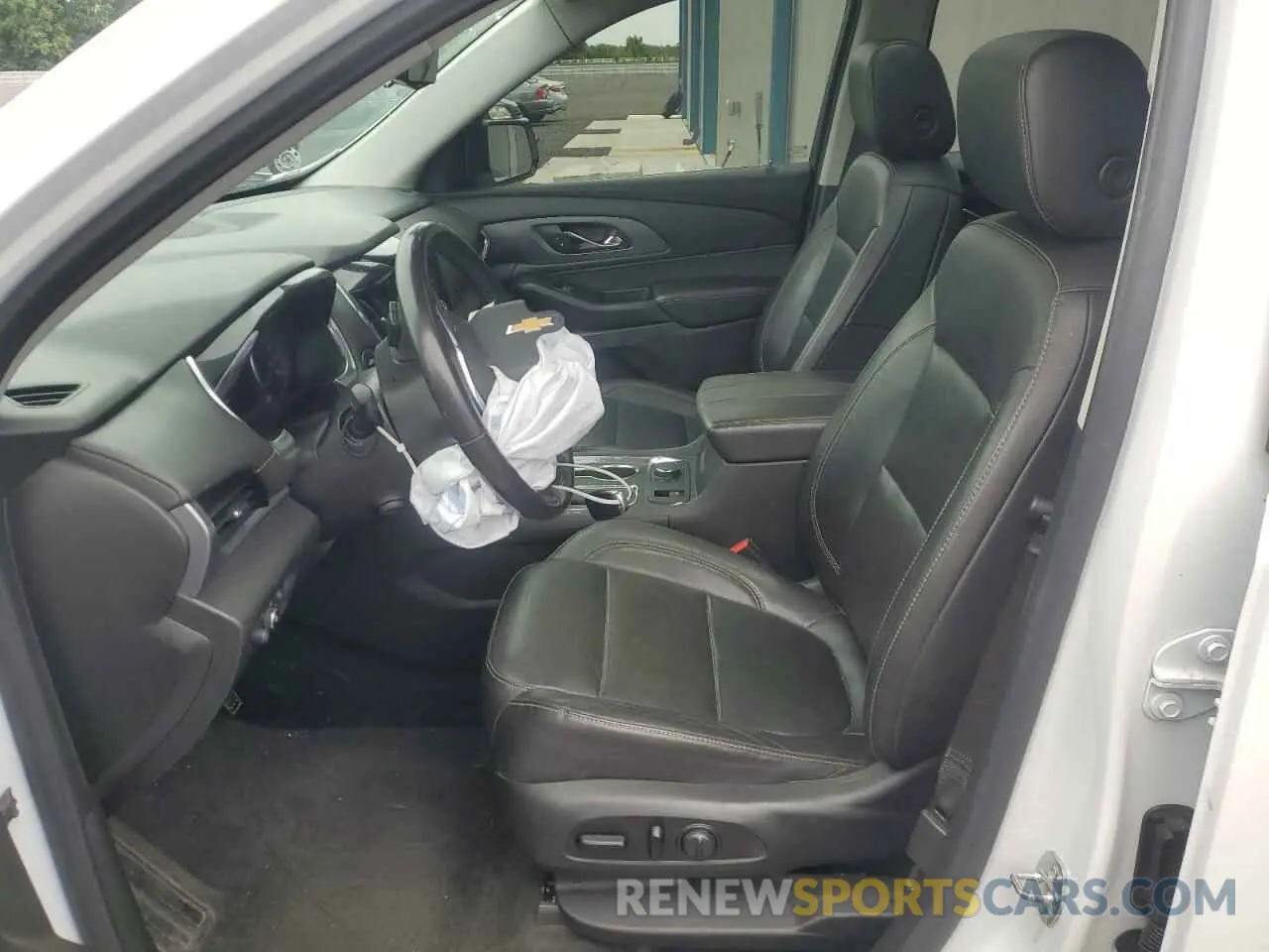 7 Photograph of a damaged car 1GNERKKW6LJ273202 CHEVROLET TRAVERSE 2020