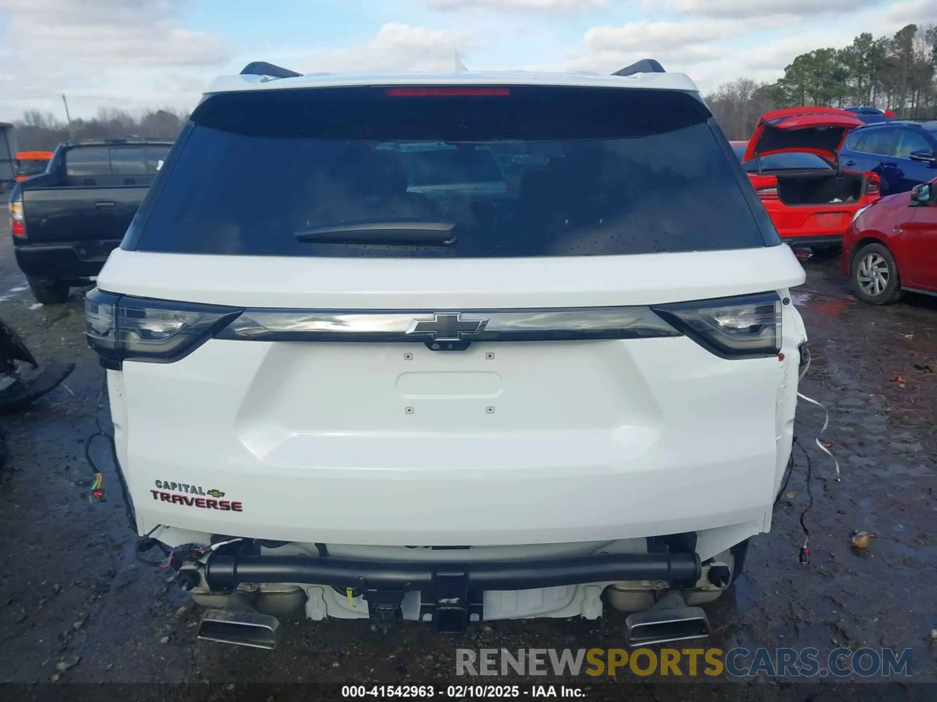 16 Photograph of a damaged car 1GNERKKW7LJ273306 CHEVROLET TRAVERSE 2020