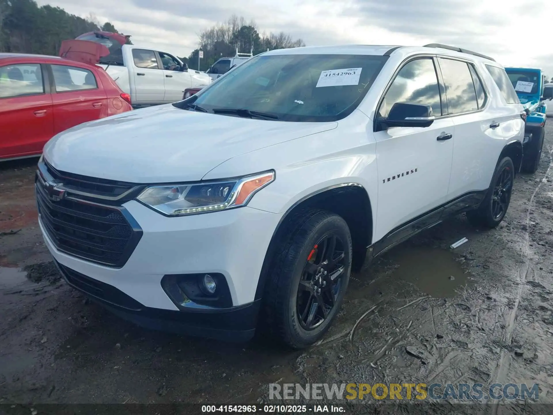 2 Photograph of a damaged car 1GNERKKW7LJ273306 CHEVROLET TRAVERSE 2020