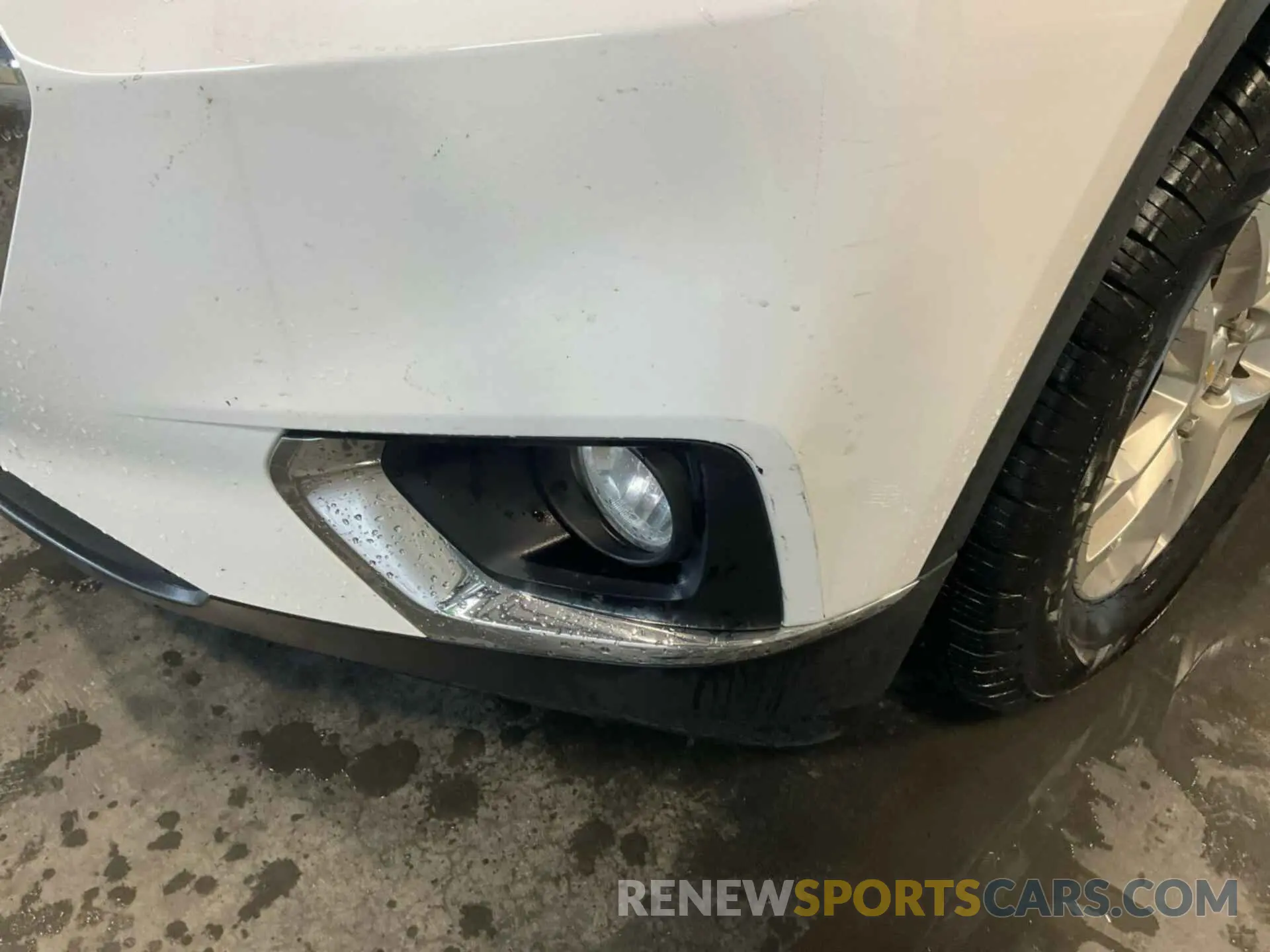 10 Photograph of a damaged car 1GNERMKW3LJ238953 CHEVROLET TRAVERSE 2020
