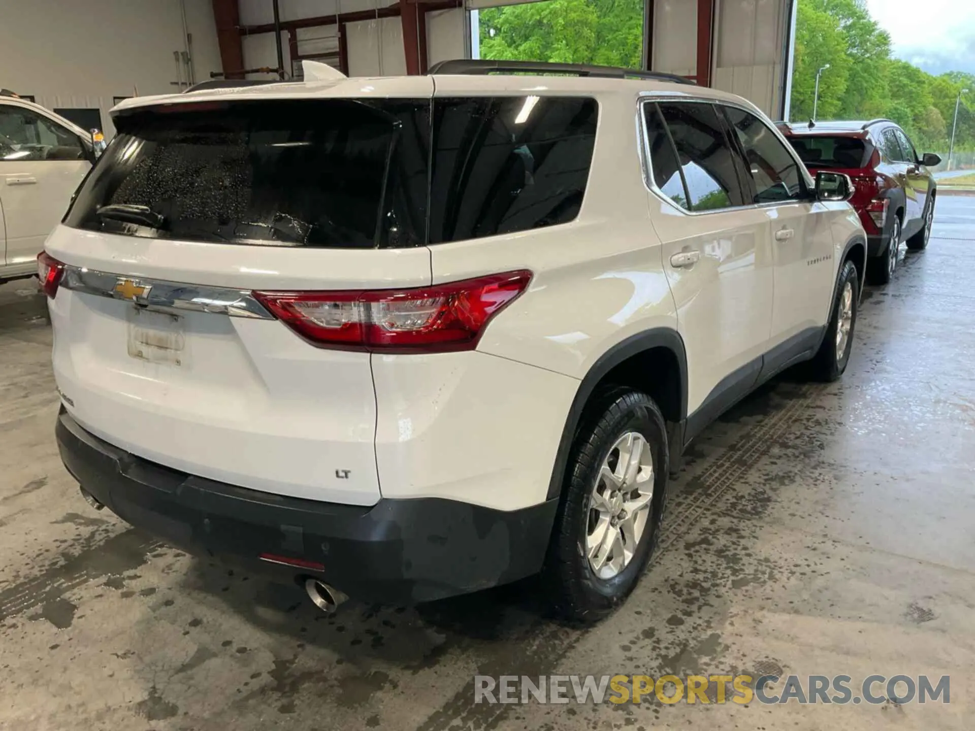 15 Photograph of a damaged car 1GNERMKW3LJ238953 CHEVROLET TRAVERSE 2020