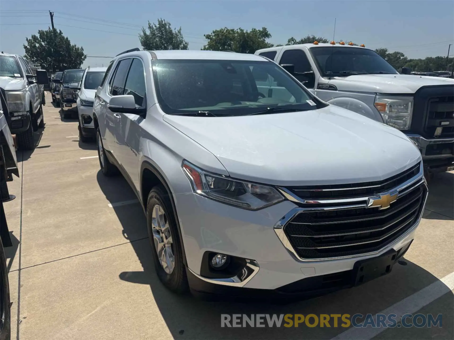 2 Photograph of a damaged car 1GNERMKW4LJ249704 CHEVROLET TRAVERSE 2020