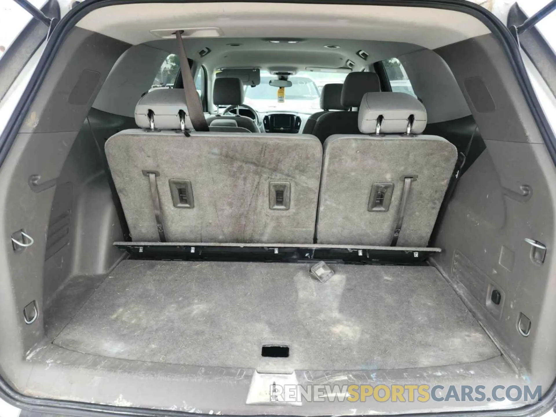 11 Photograph of a damaged car 1GNERMKW5LJ171370 CHEVROLET TRAVERSE 2020