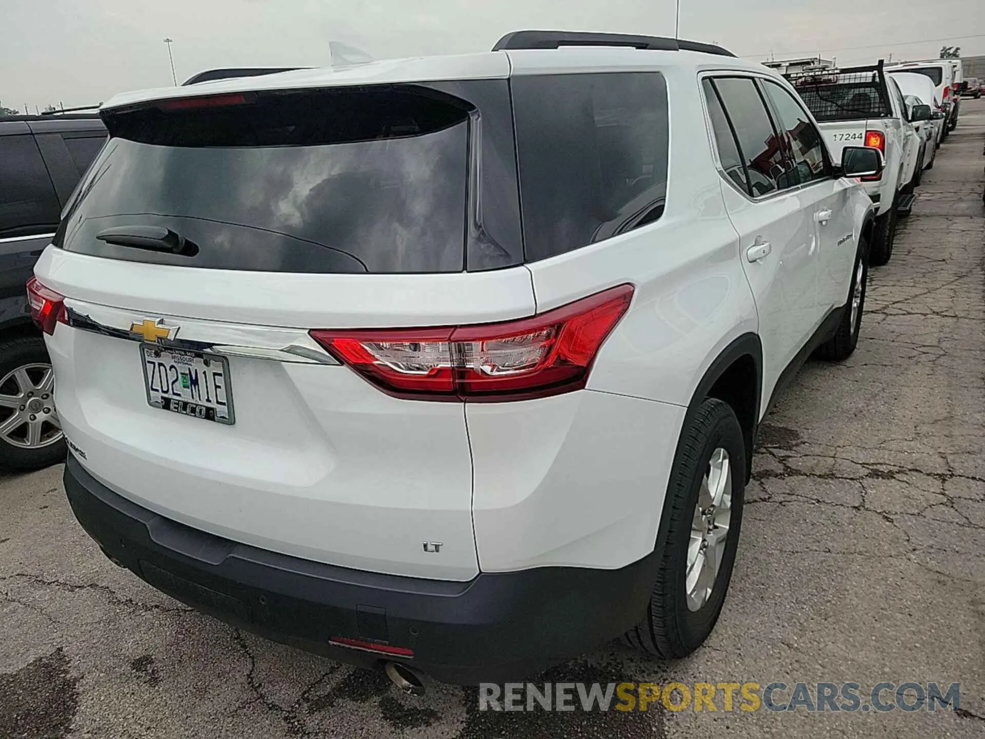 16 Photograph of a damaged car 1GNERMKW5LJ171370 CHEVROLET TRAVERSE 2020
