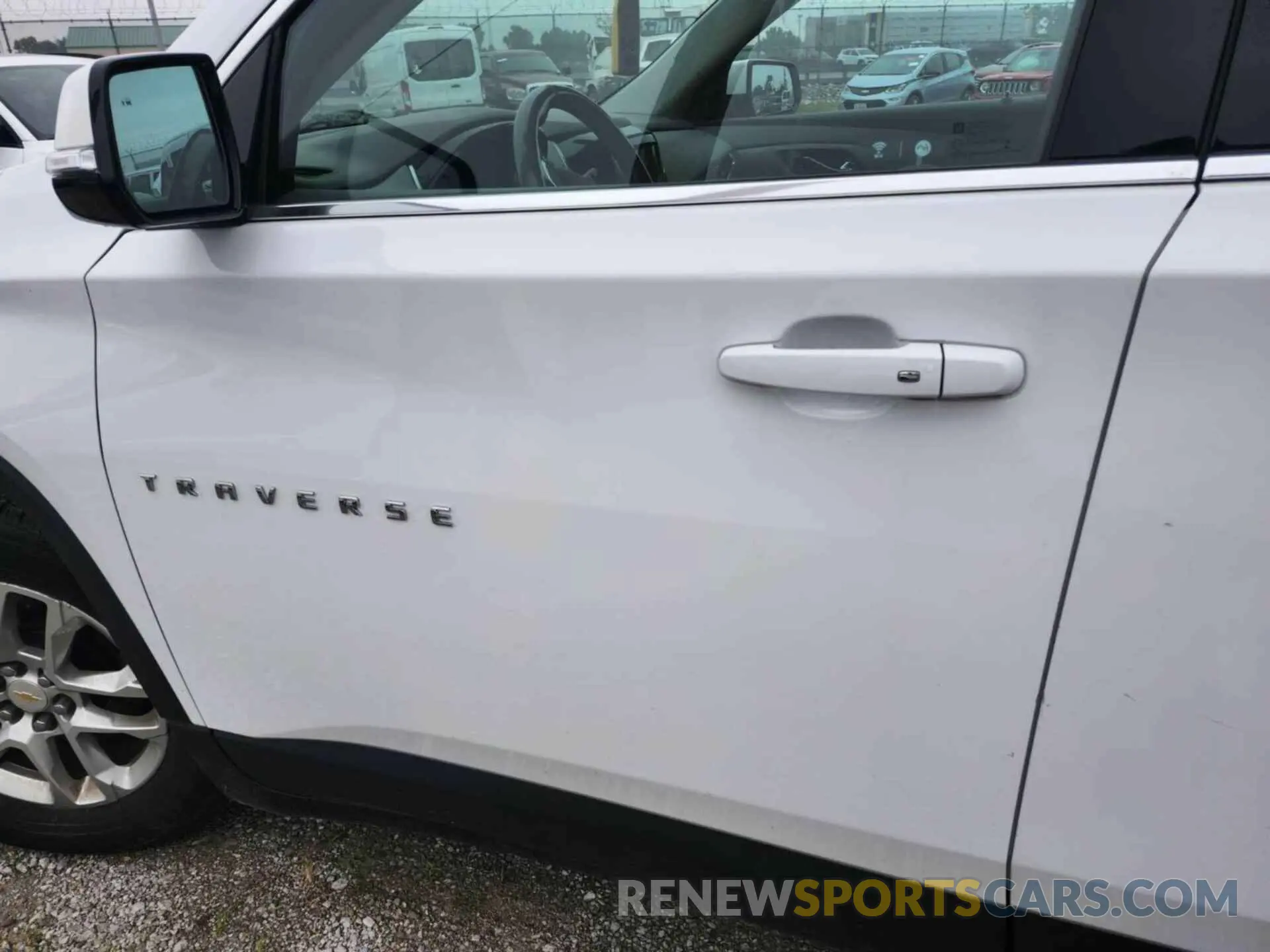 3 Photograph of a damaged car 1GNERMKW5LJ171370 CHEVROLET TRAVERSE 2020