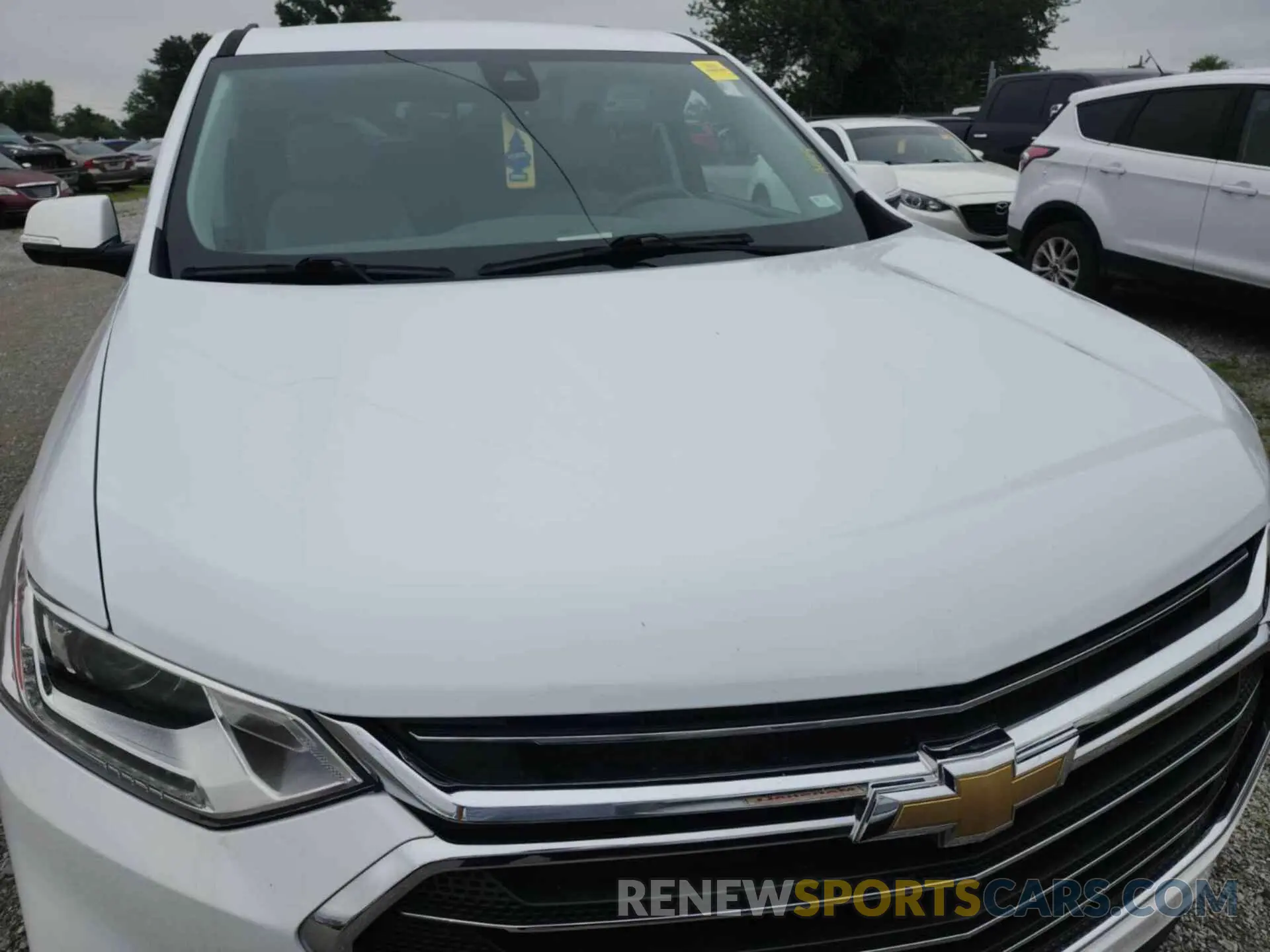 32 Photograph of a damaged car 1GNERMKW5LJ171370 CHEVROLET TRAVERSE 2020