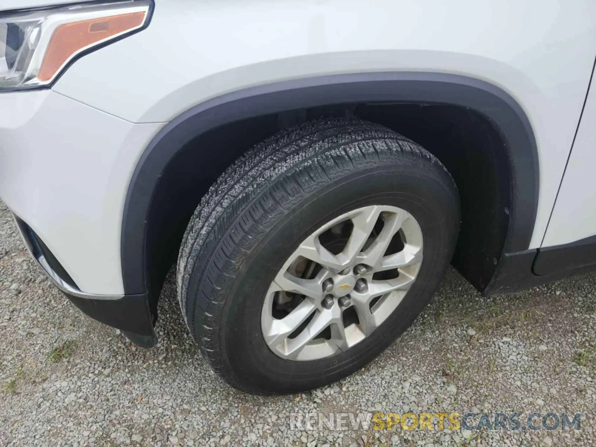 7 Photograph of a damaged car 1GNERMKW5LJ171370 CHEVROLET TRAVERSE 2020