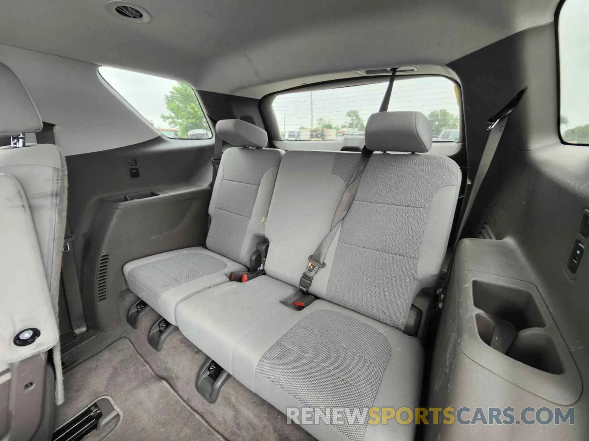 9 Photograph of a damaged car 1GNERMKW5LJ171370 CHEVROLET TRAVERSE 2020